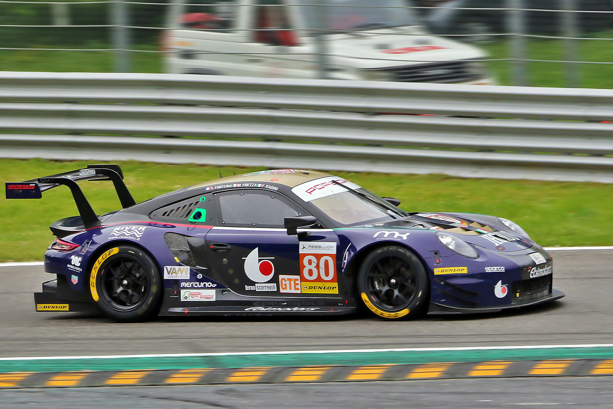 porsche 911 RSR
