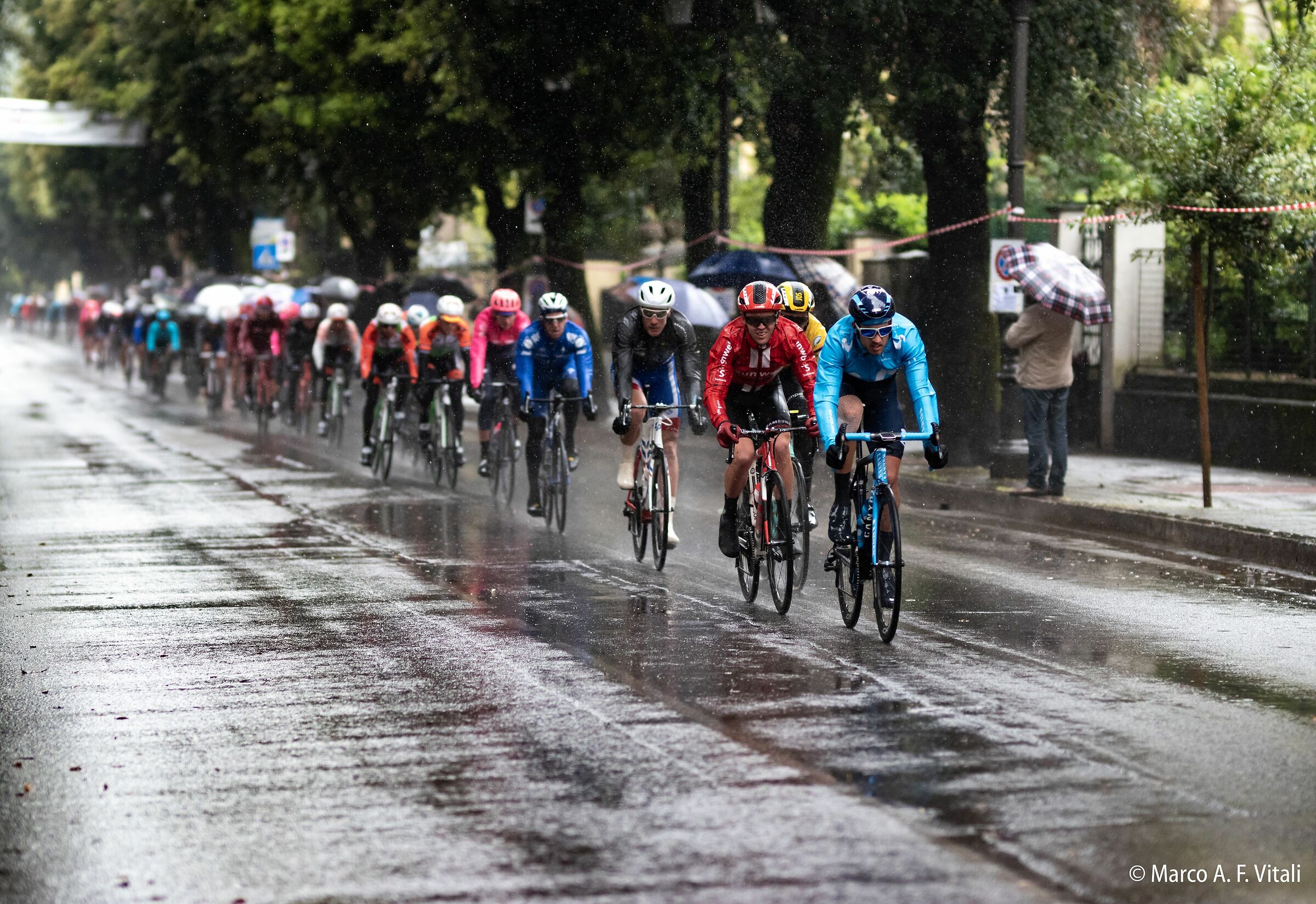 Passaggio sul Ponte Rosso