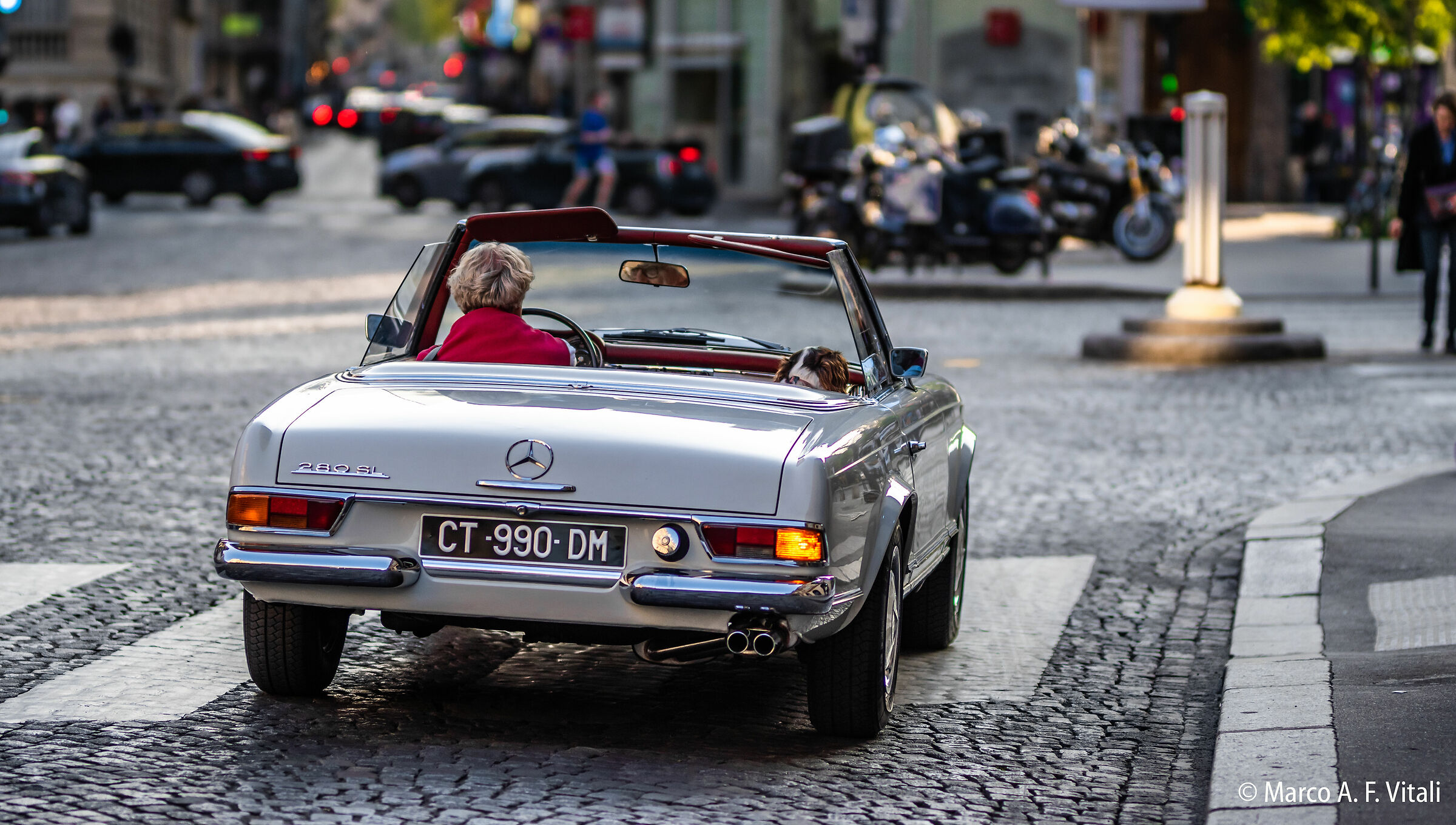 Moment at Faubourg Saint-Honoré