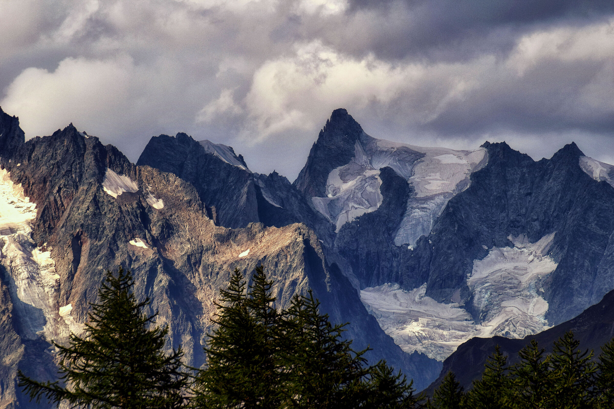 Part of the chain of M. Bianco View from the Tète d'a...