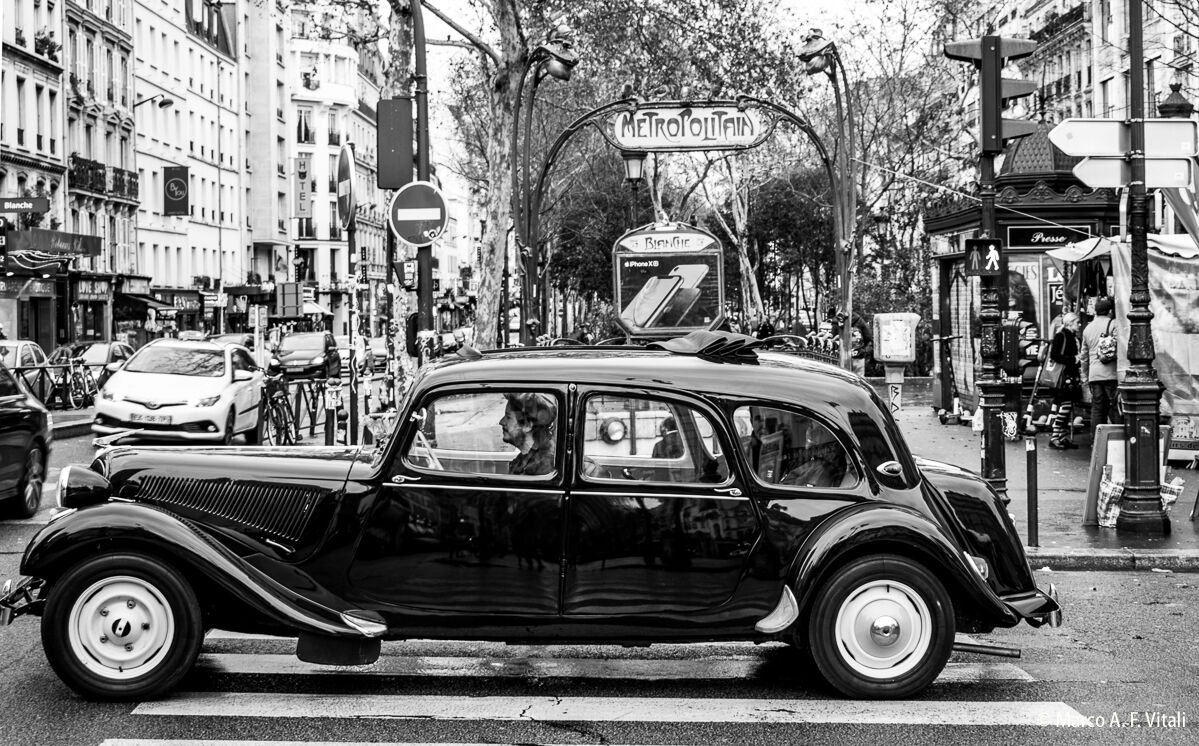 Lo sposo del finestrino a destra