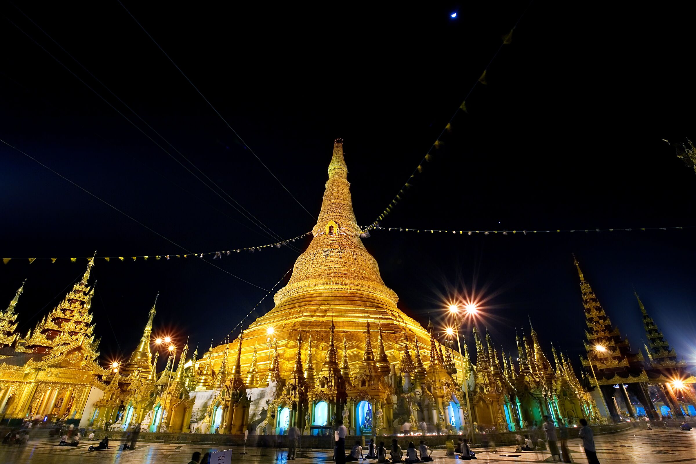 shwedagon pagoda