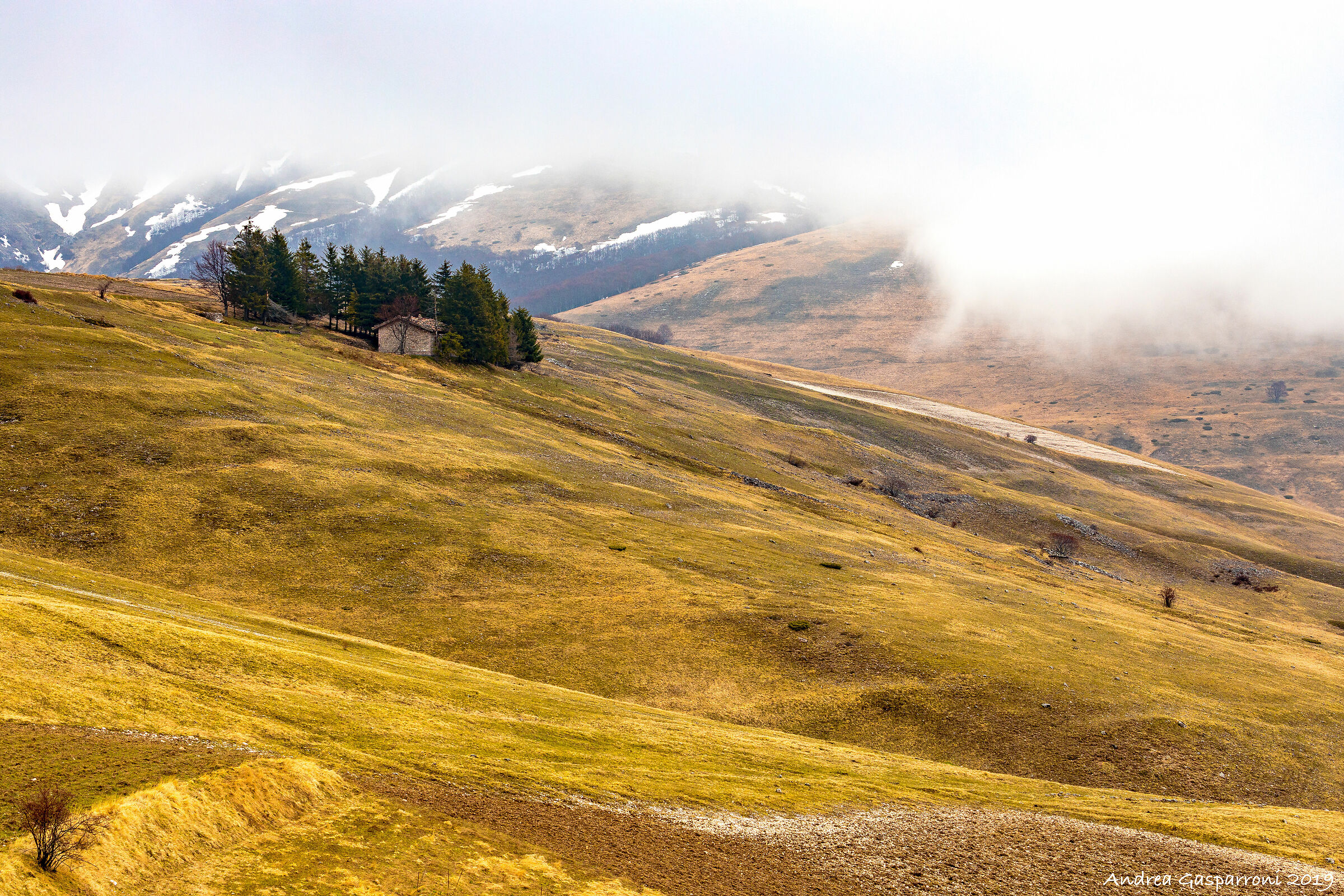 La casetta verso il monte Prata