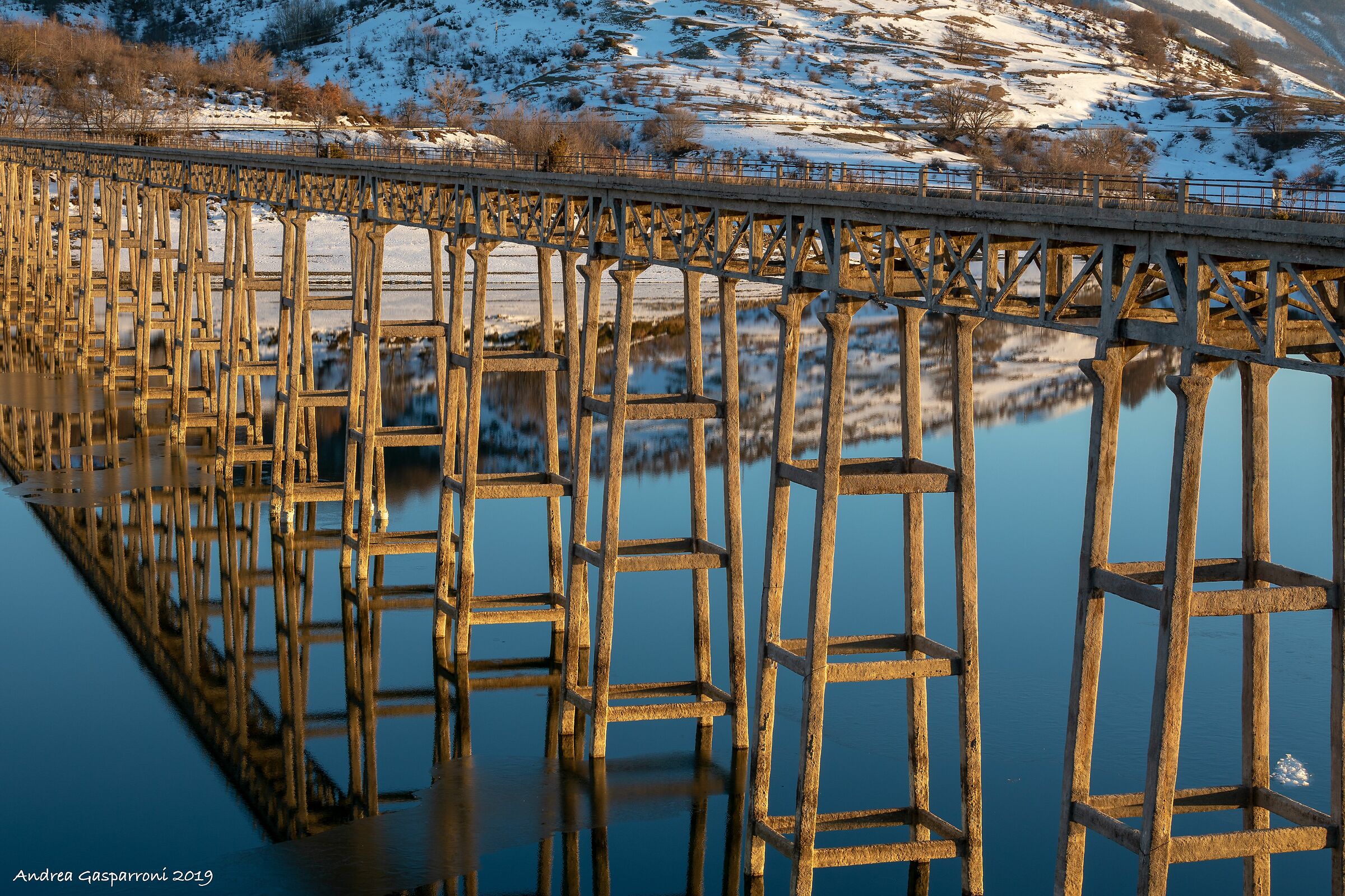Ponte Riflesso - Lago di Campotosto