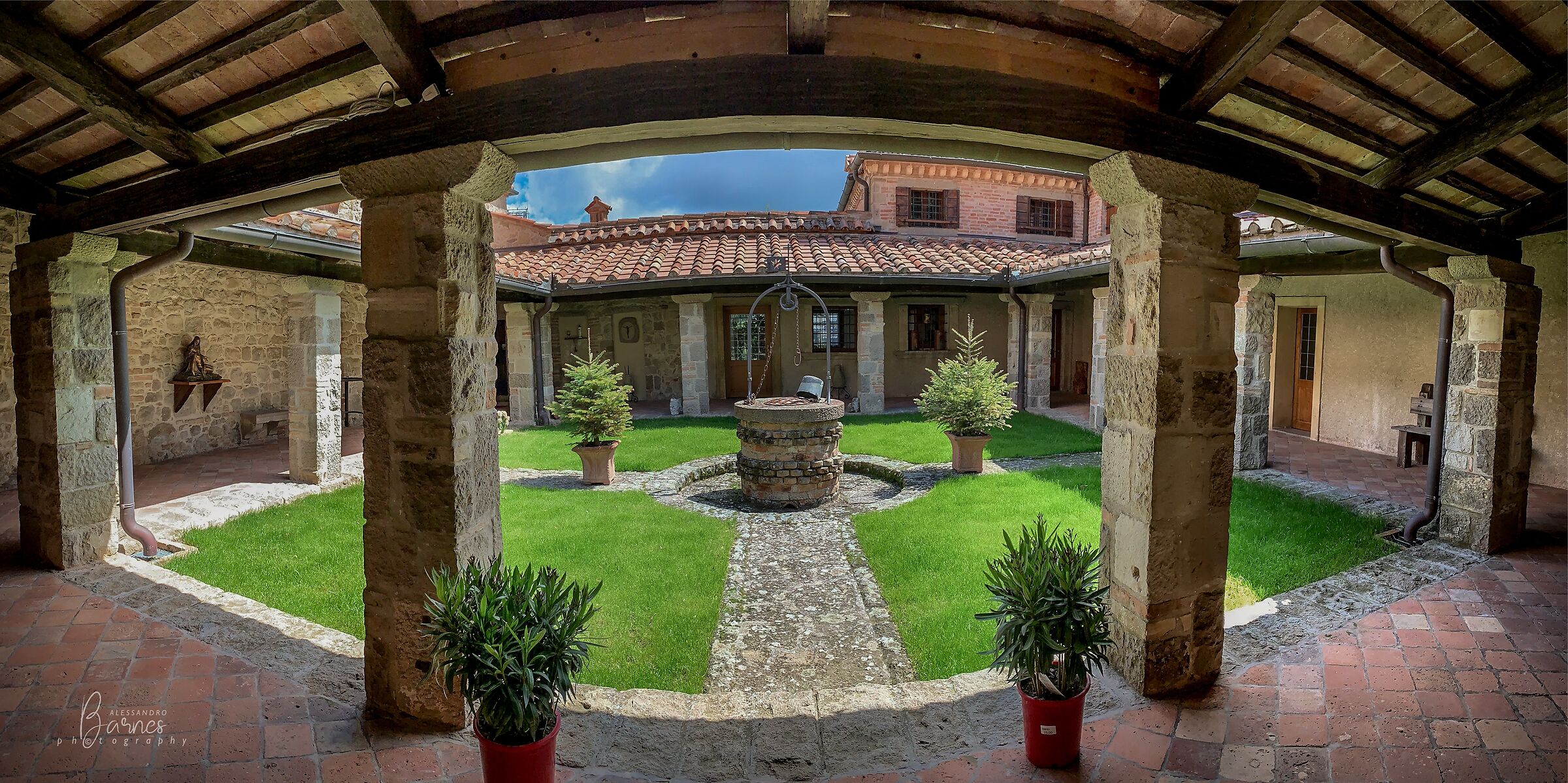 Chiostro del santuario monte Madonna - colli euganei -