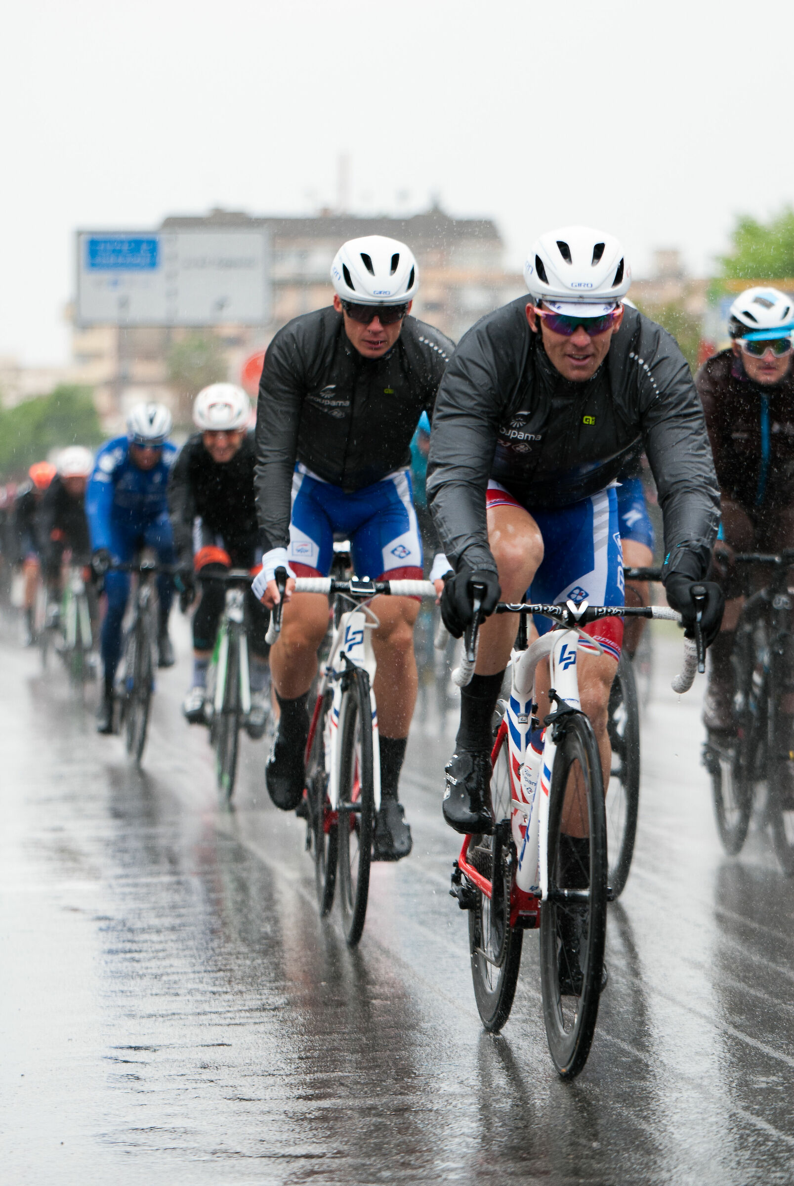 V tappa giro d'Italia...in transito a Latina