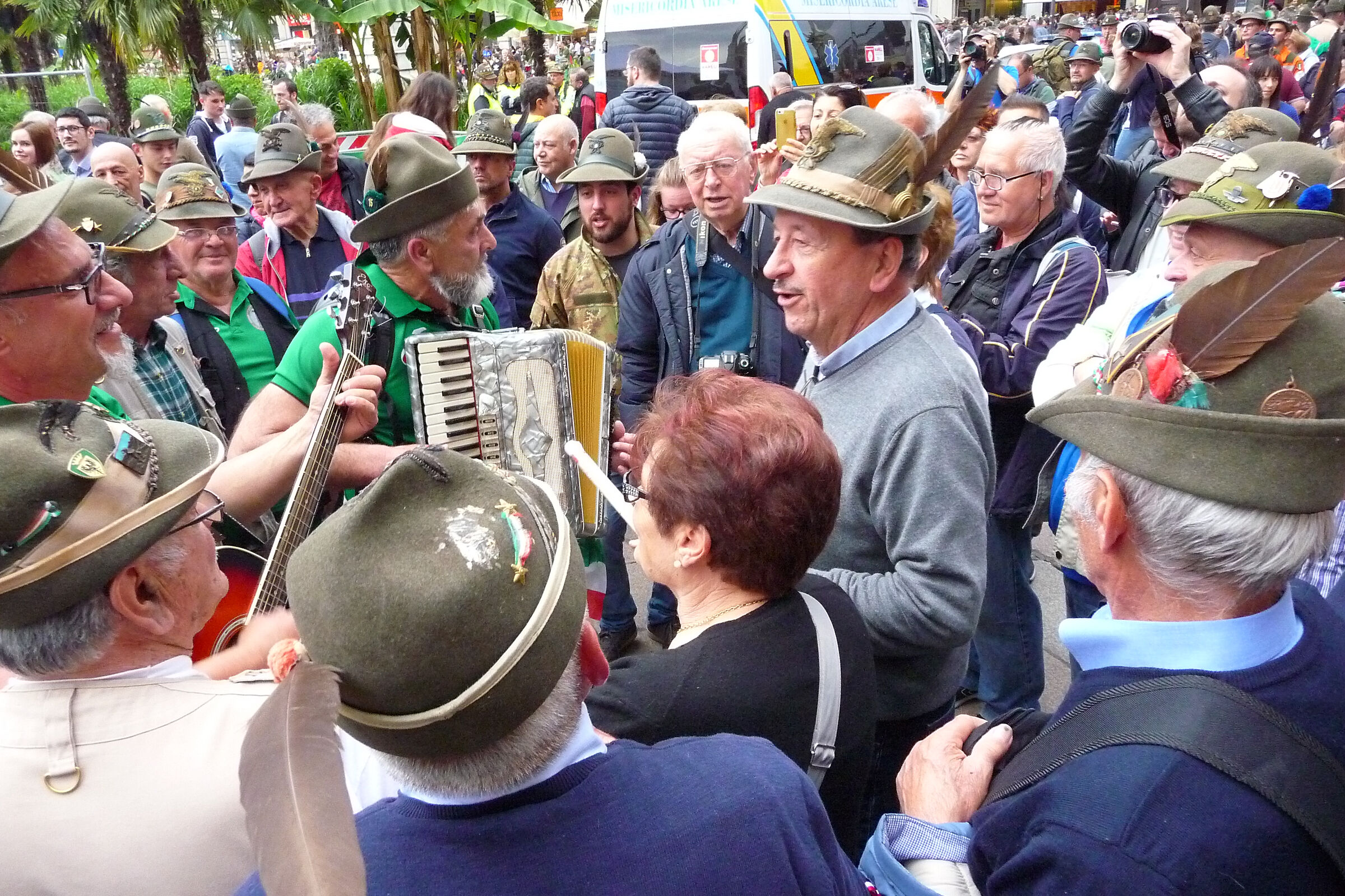 Alpine Choir in Piazza Duomo