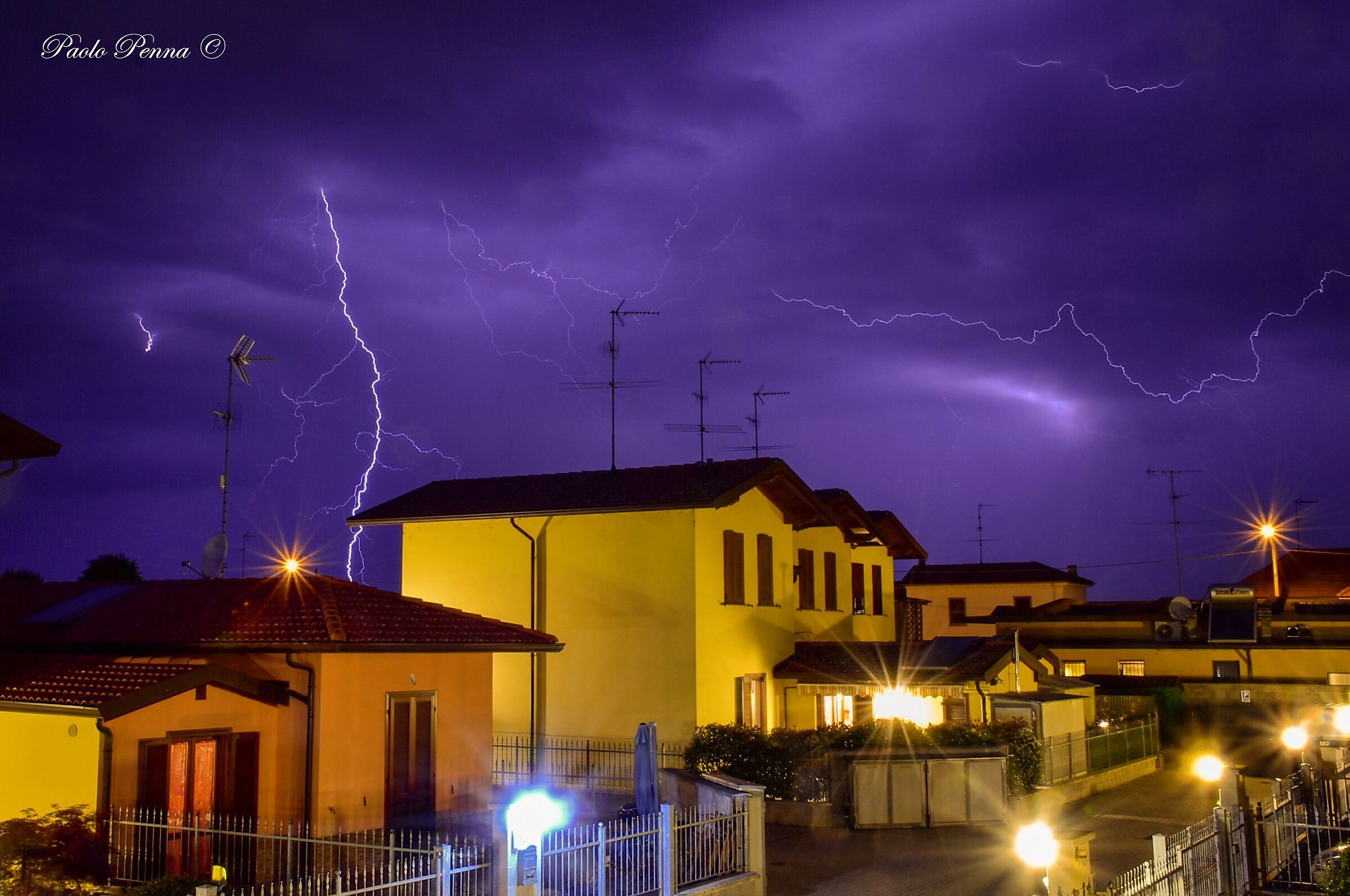 Lampi e tuoni su di noi