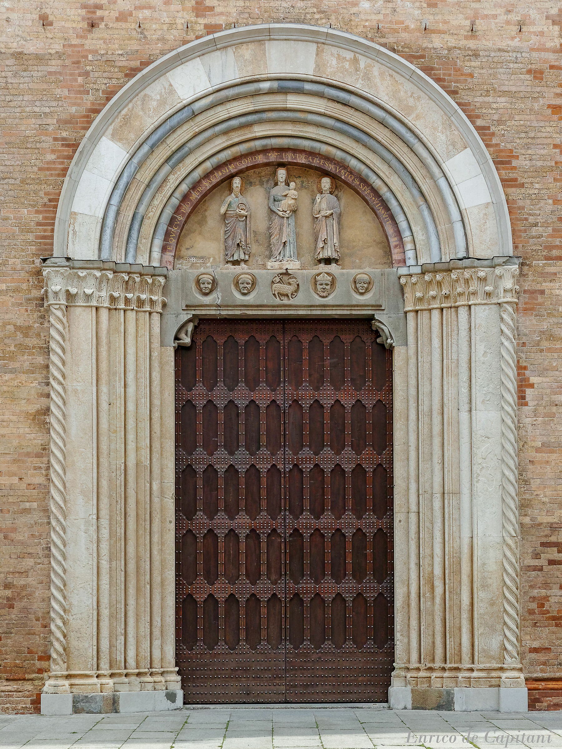 The western portal of the Cathedral of Crema (XIII)