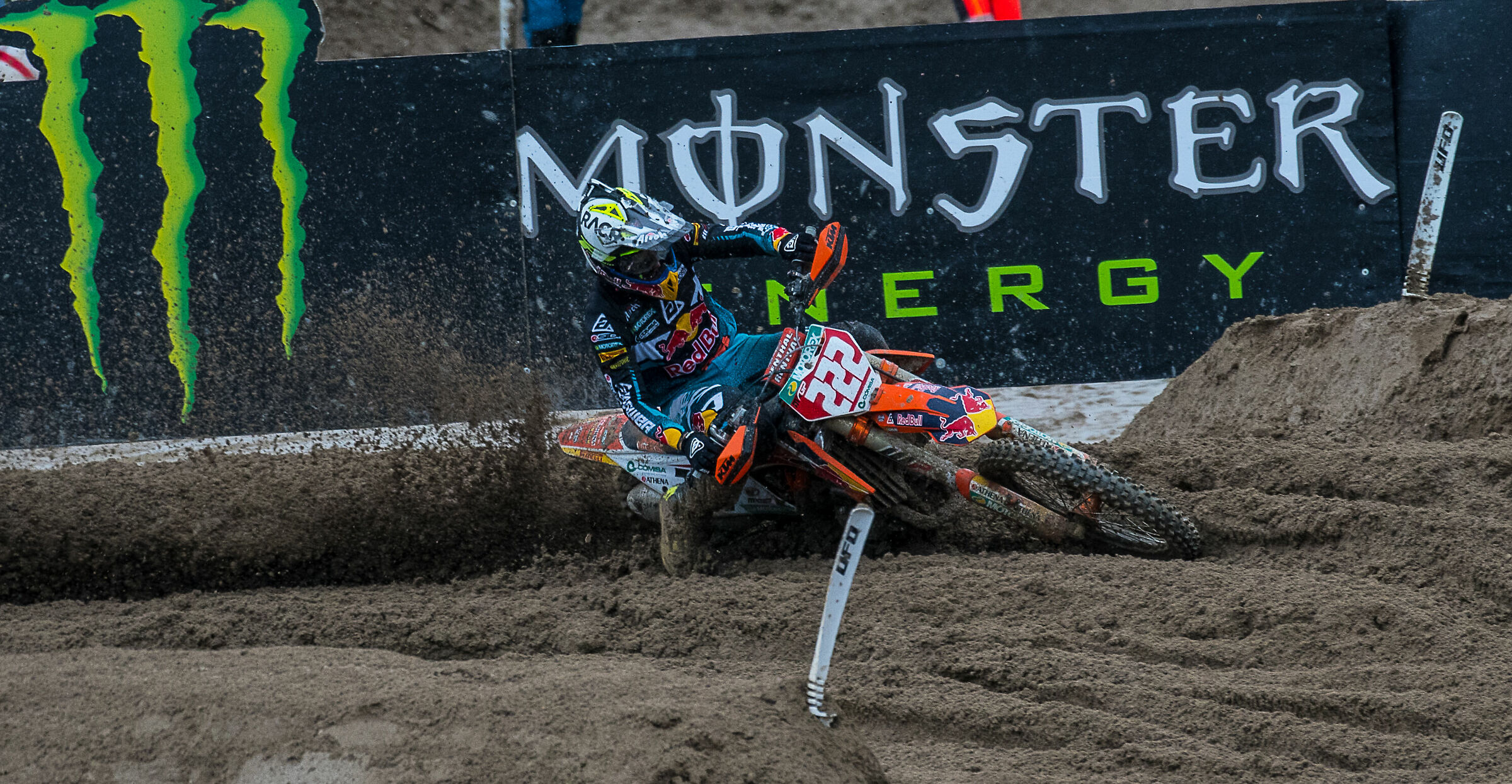 cross a manettan !! " cairoli"