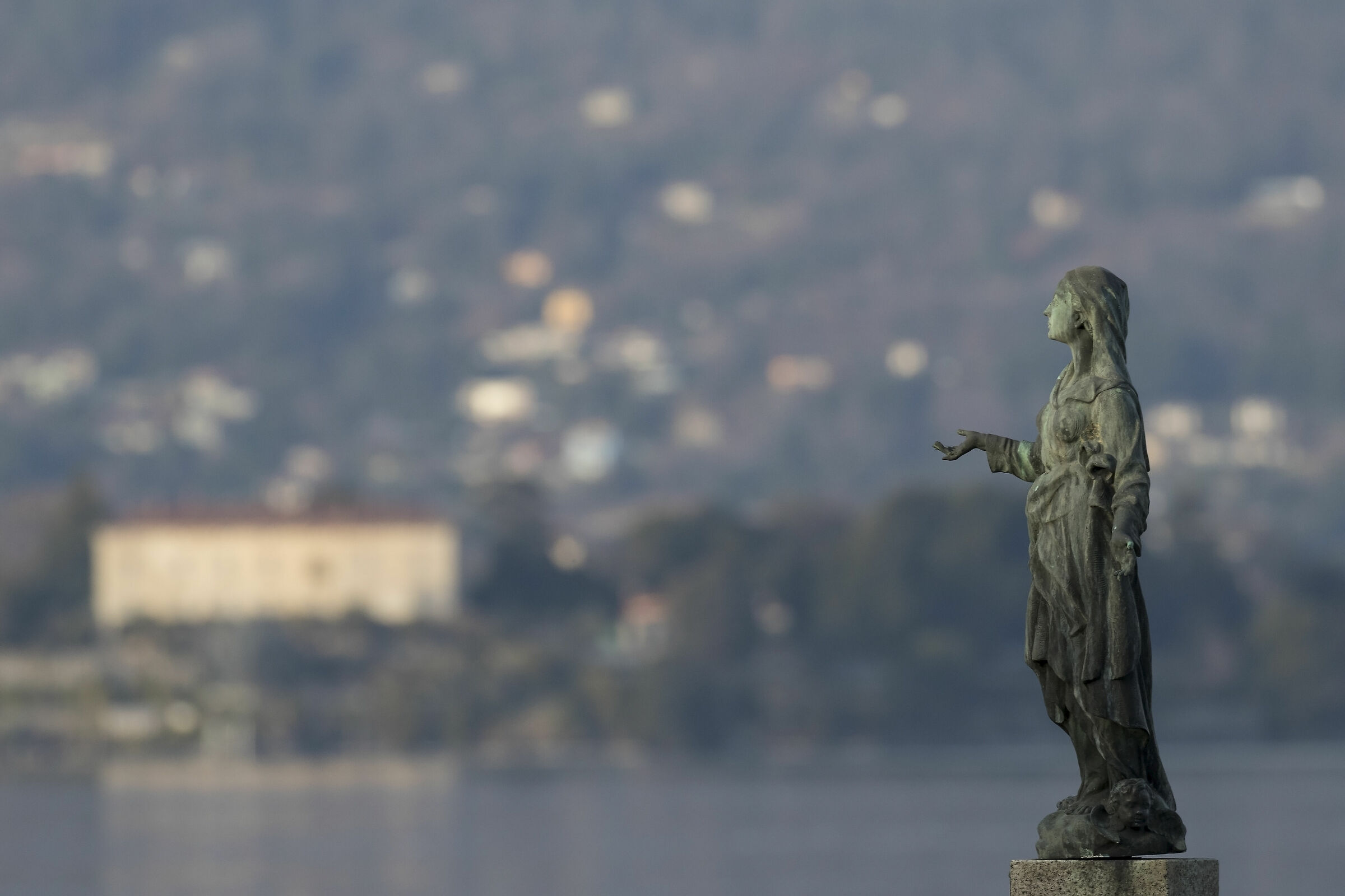 La Madonnina on the lake
