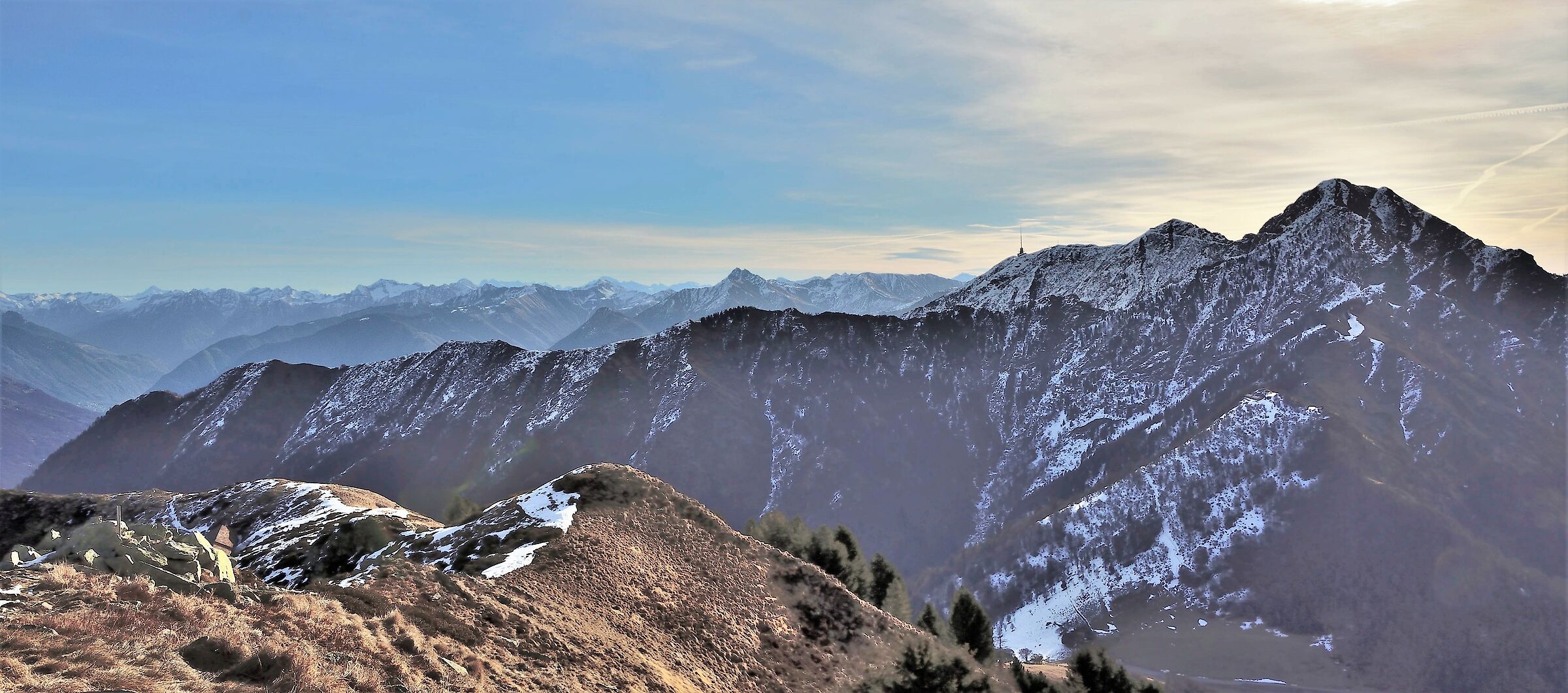 dalla cima del Gambarogno il Monte Tamaro