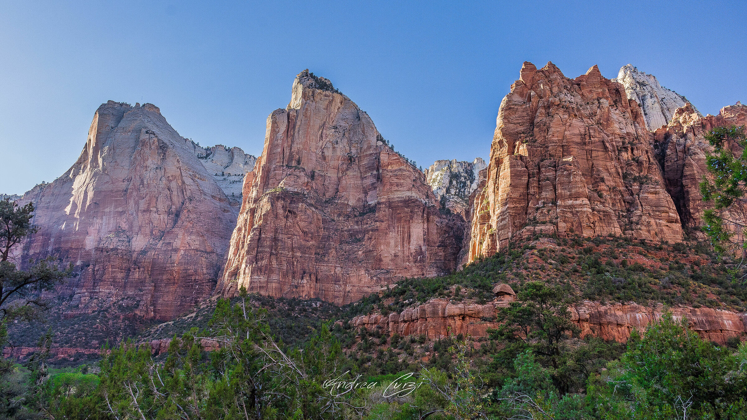 The three peaks of Yosemite Park