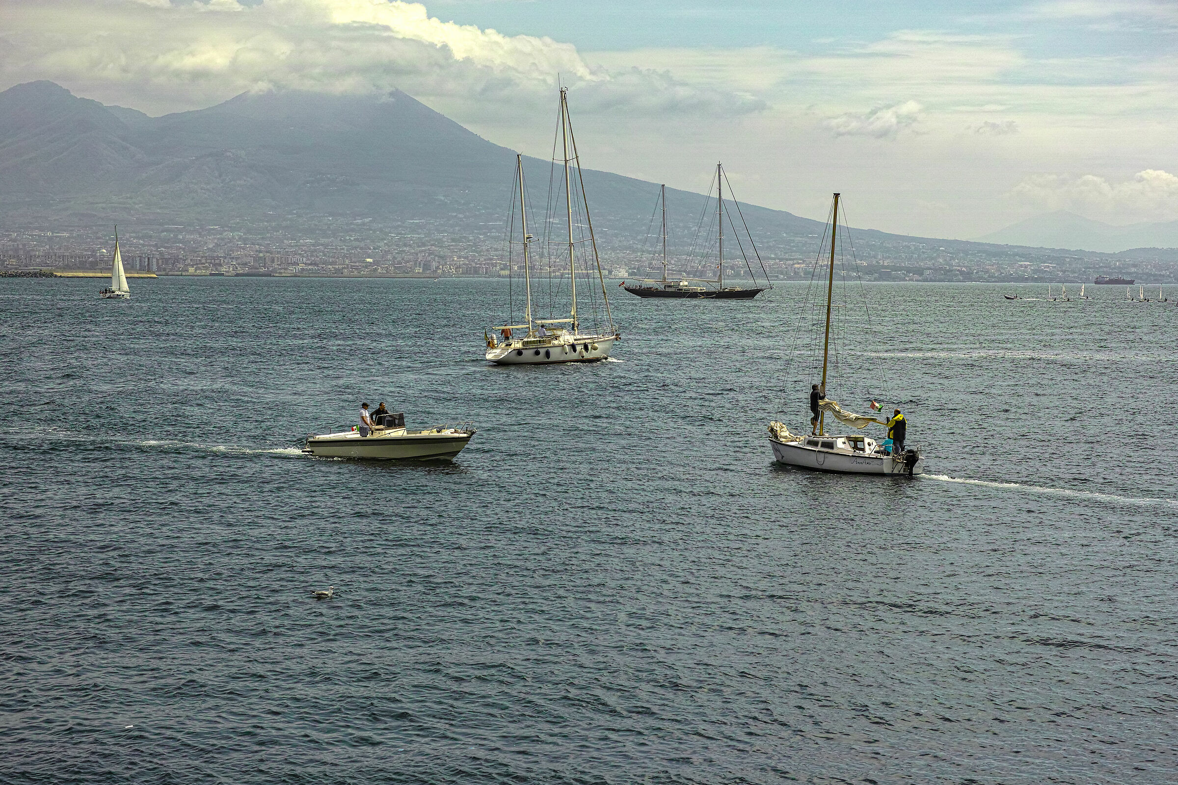 triangolo (di barche bianche) del bermuda