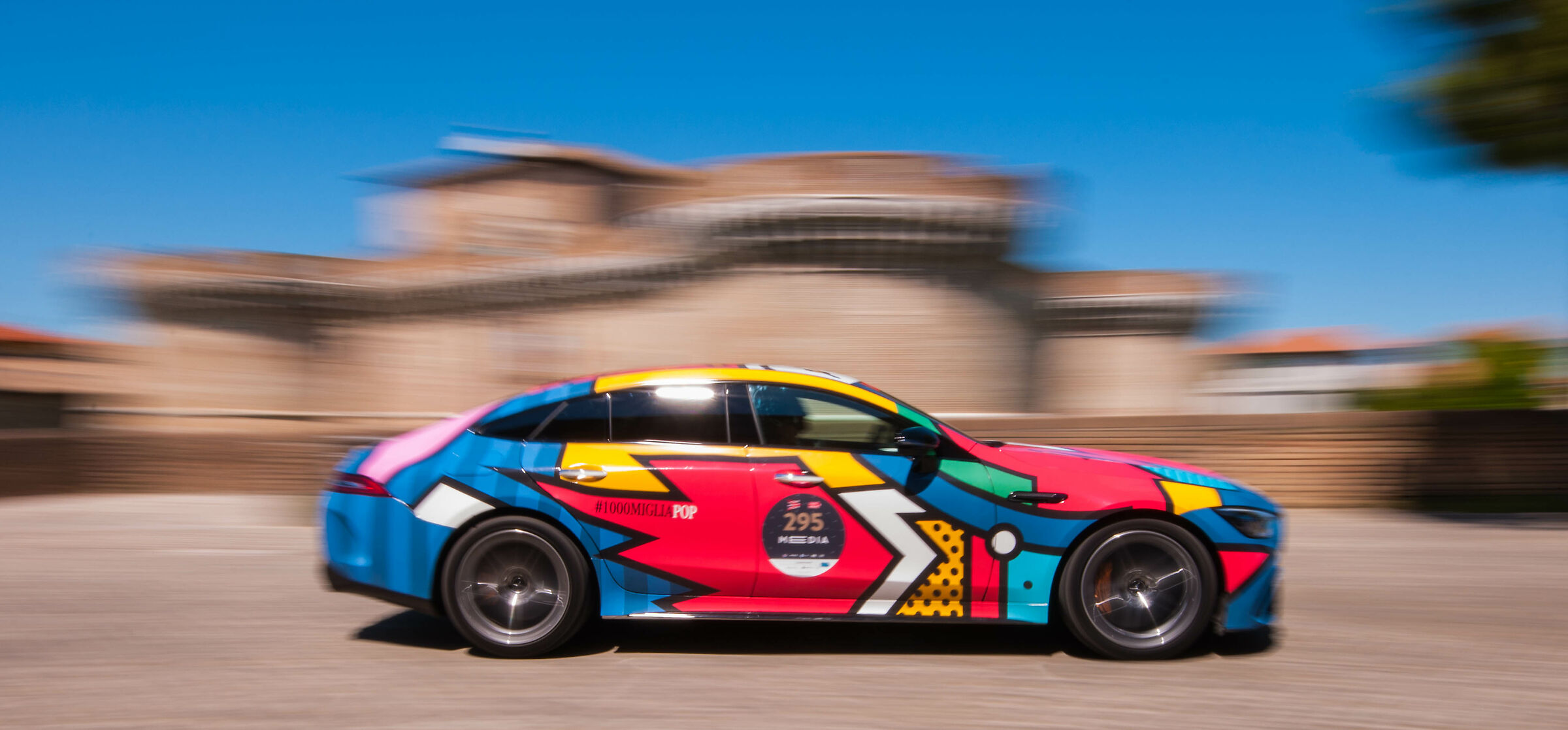 I said we color the walls, not the cars...