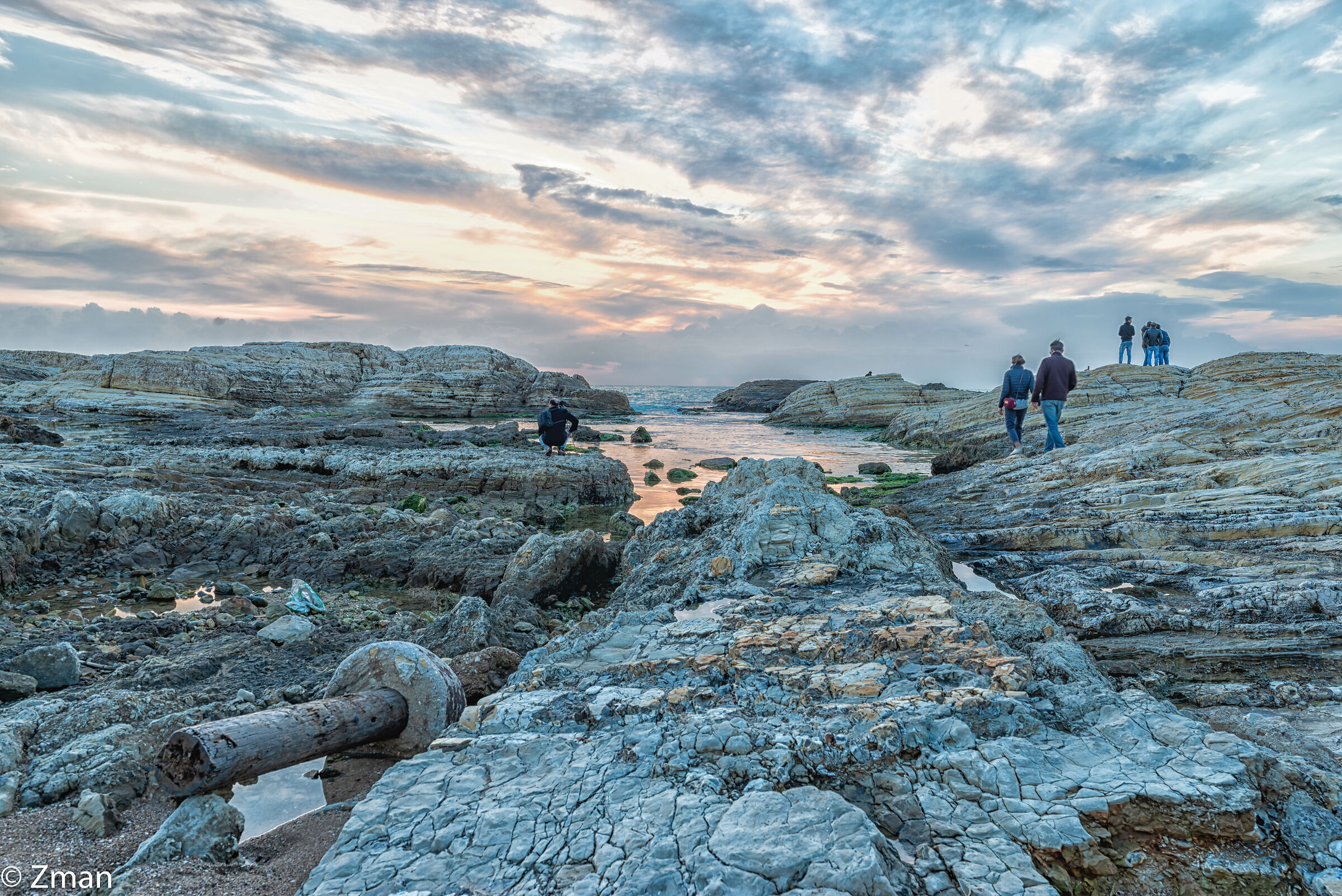 Al Raouche Rocks and More