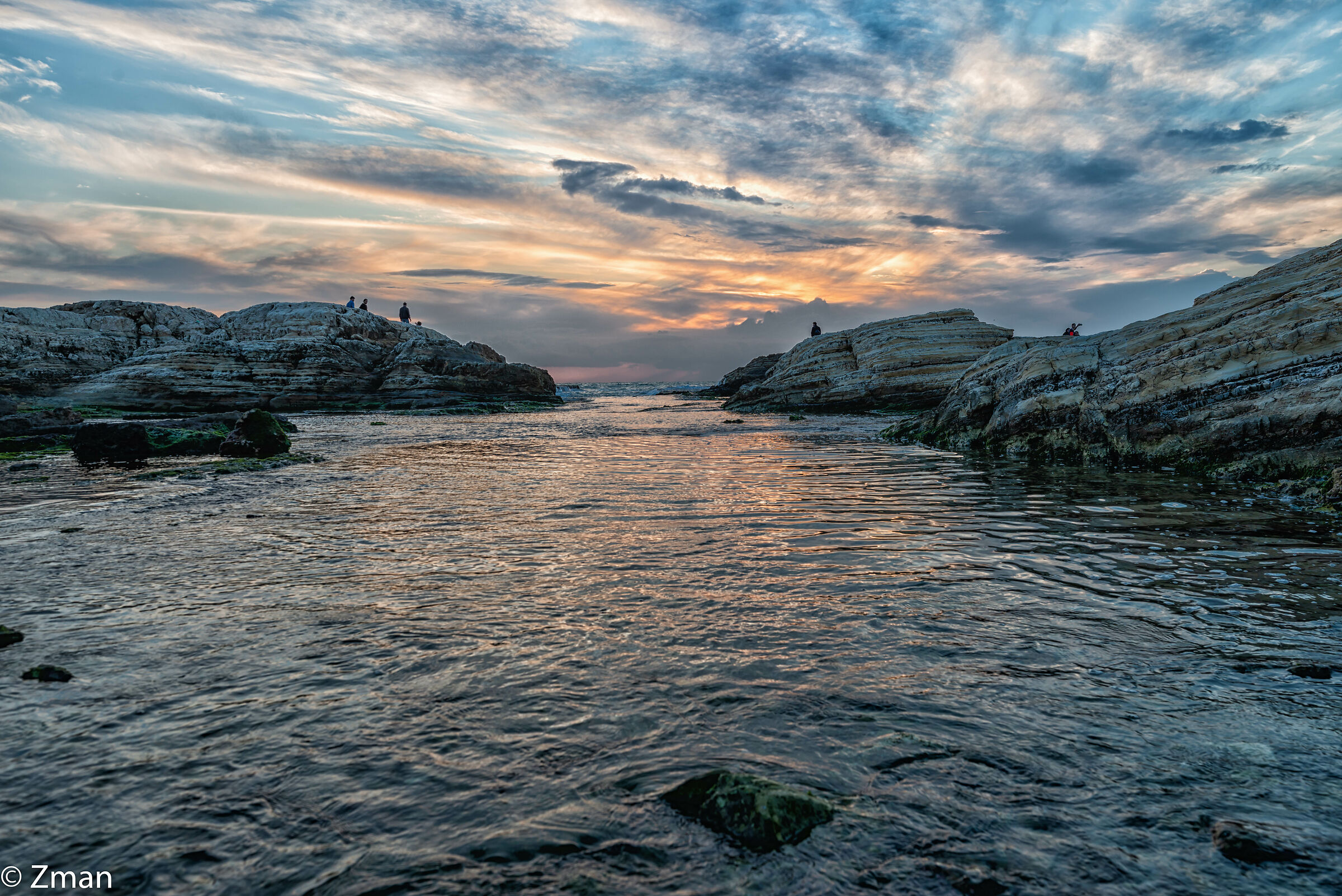 Al Raouche Rocks and More