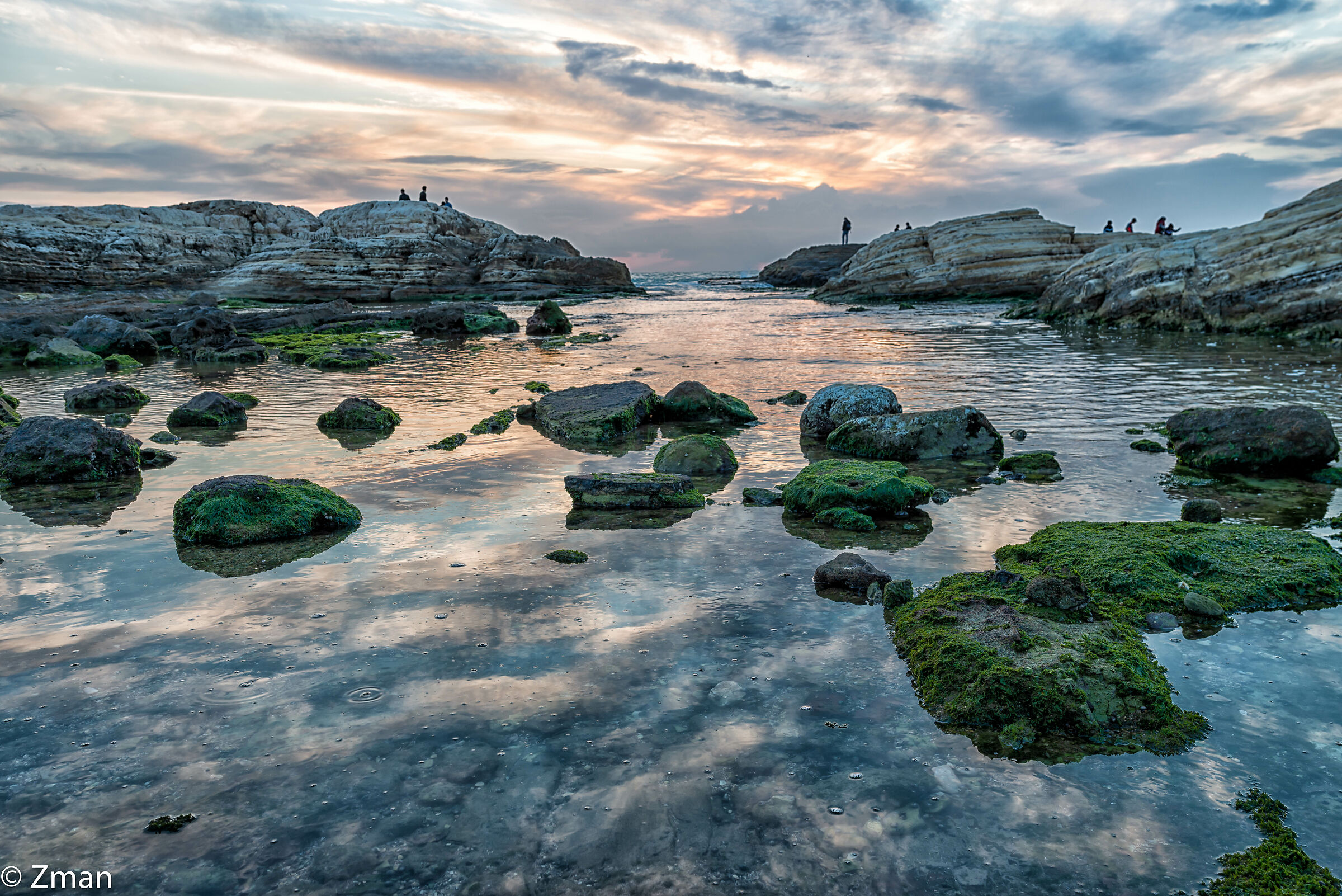 Al Raouche Rocks and More