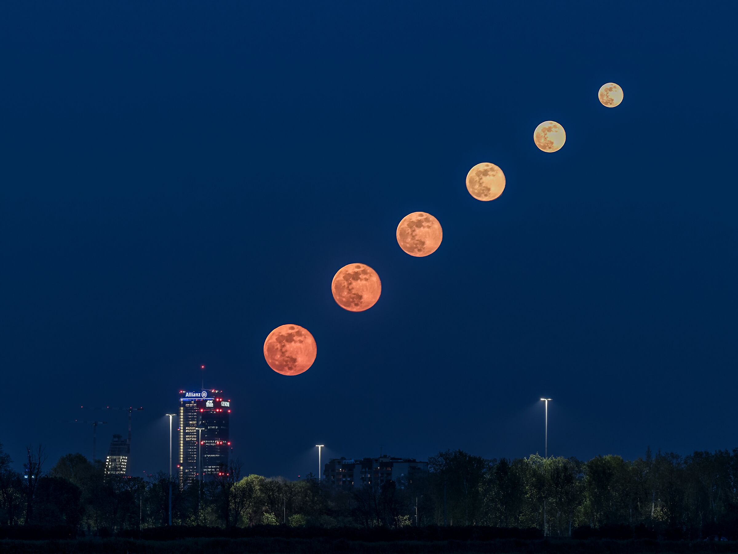 Luna rossa del 15.iv.2019