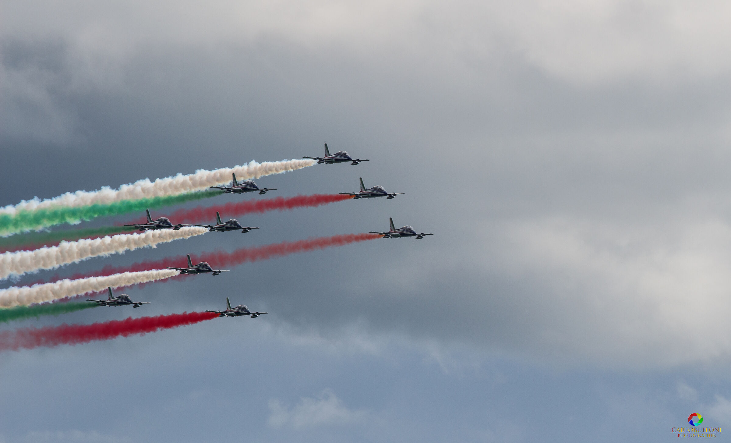 Frecce tricolori tra le nuvole