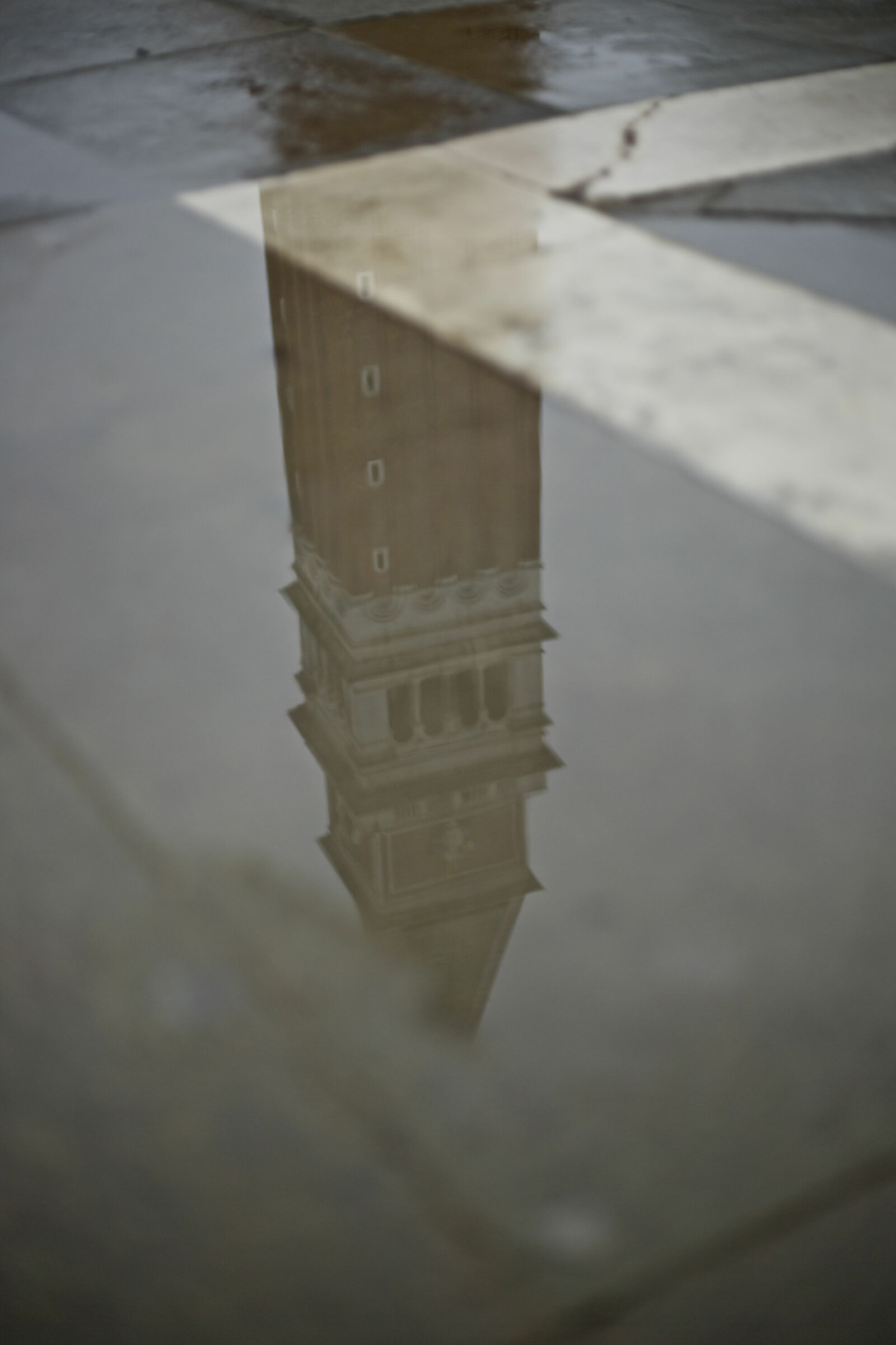 Immagini nelle pozzanghere