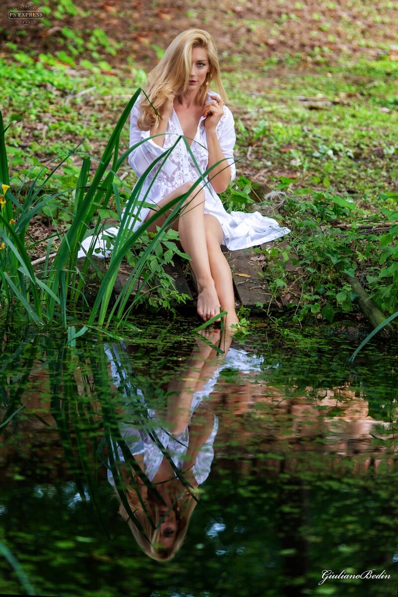 Sensual reflexes....