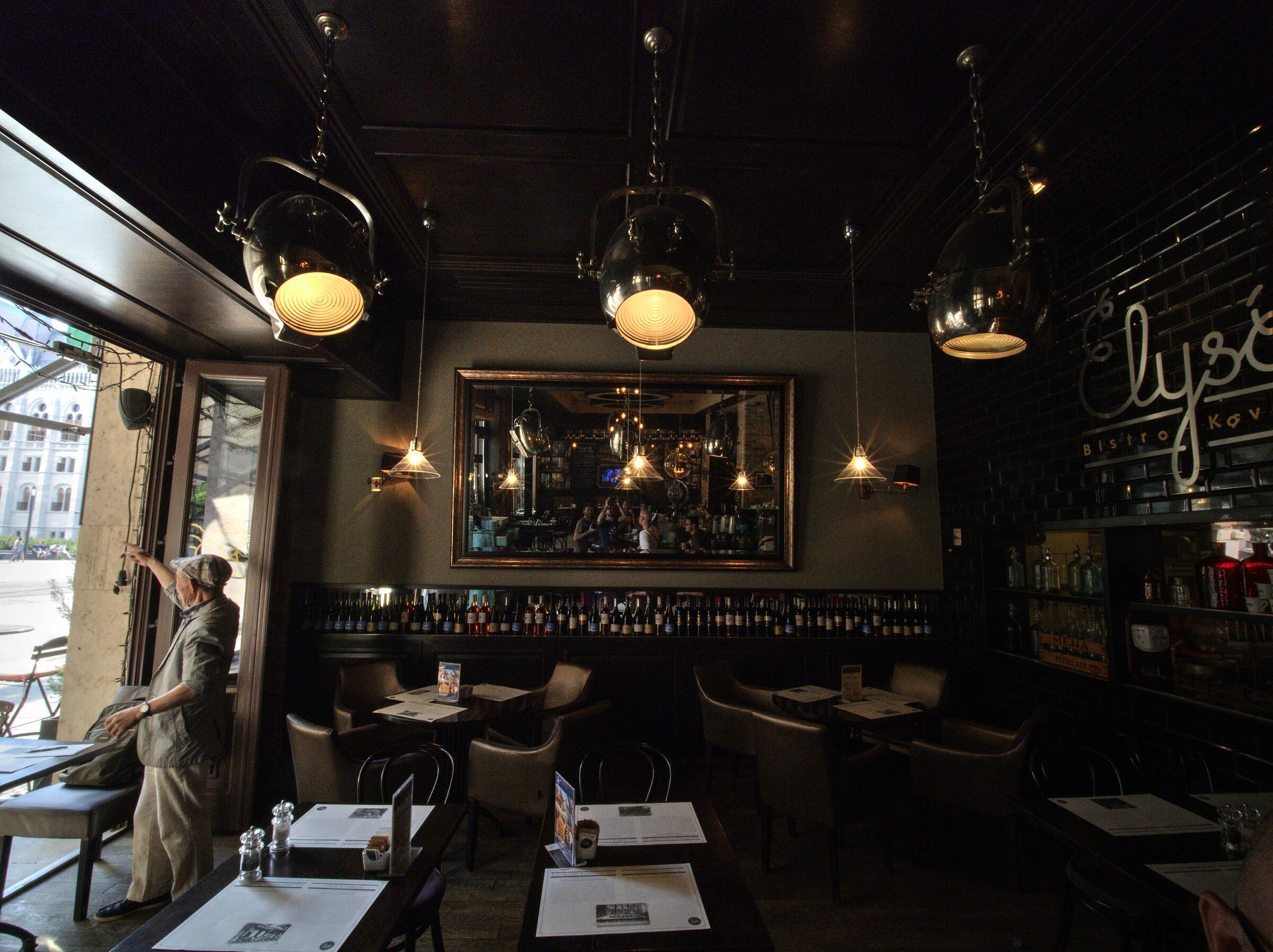 Attraverso lo specchio