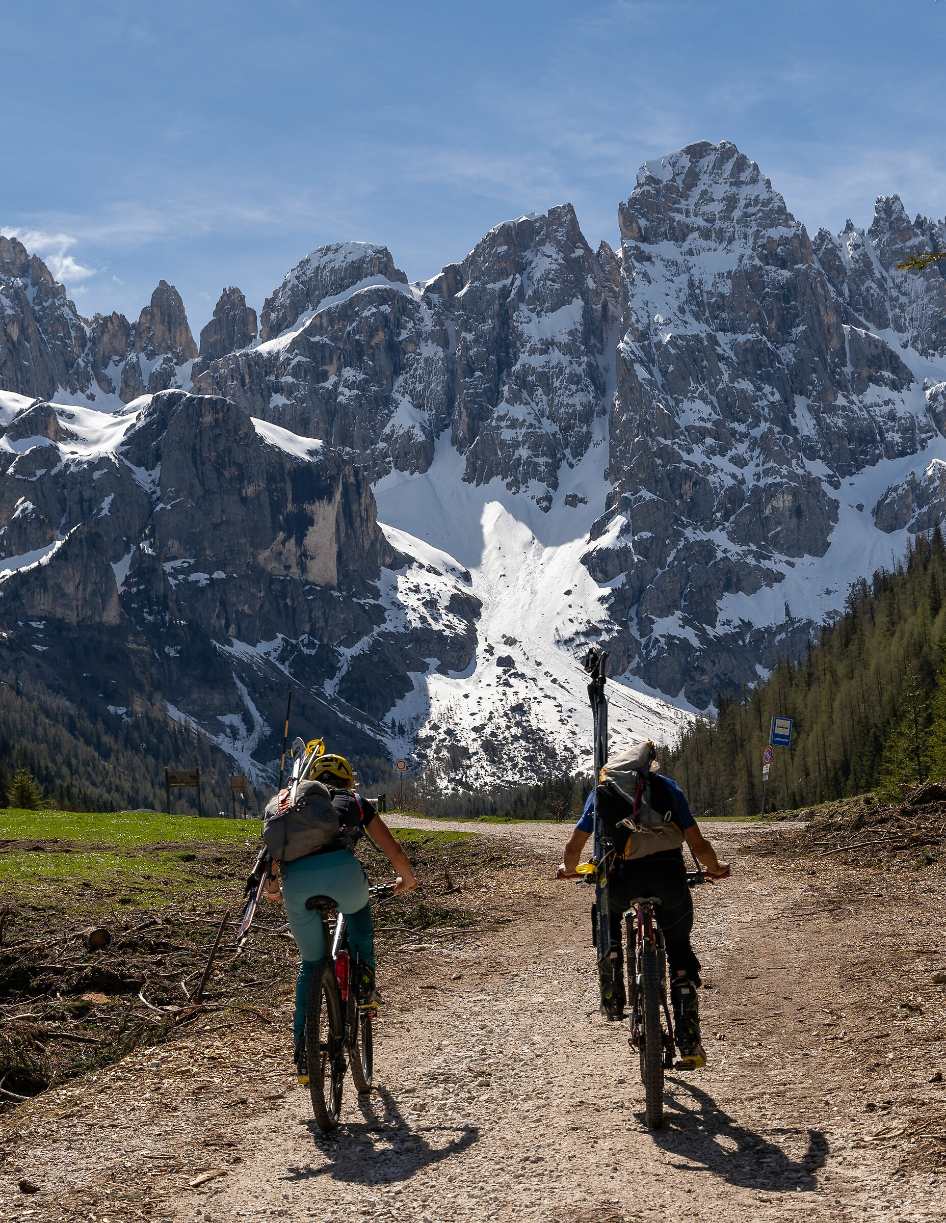 si va in bici con gli sci ....?