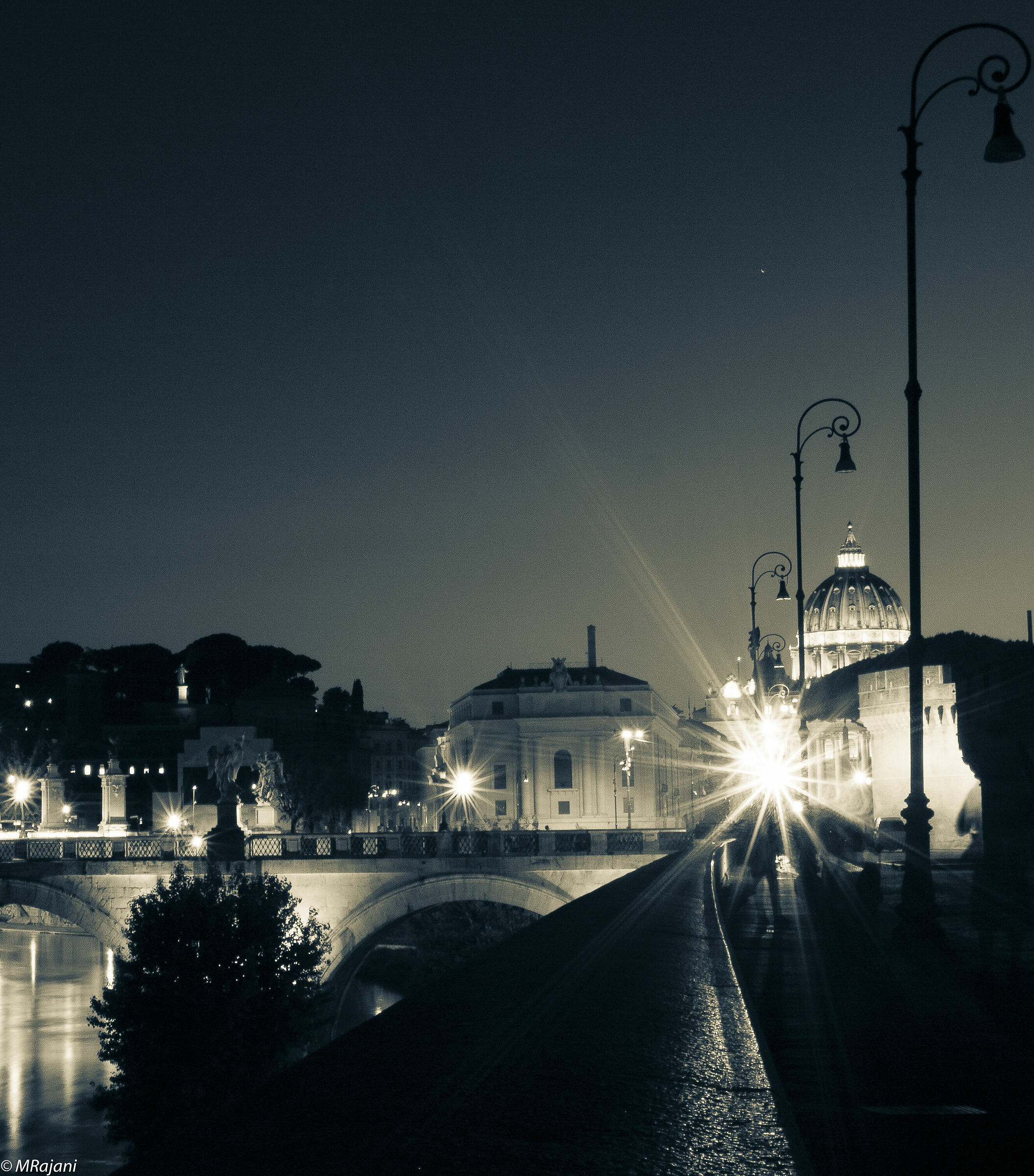 passeggiata sotto Castel Sant'Angelo