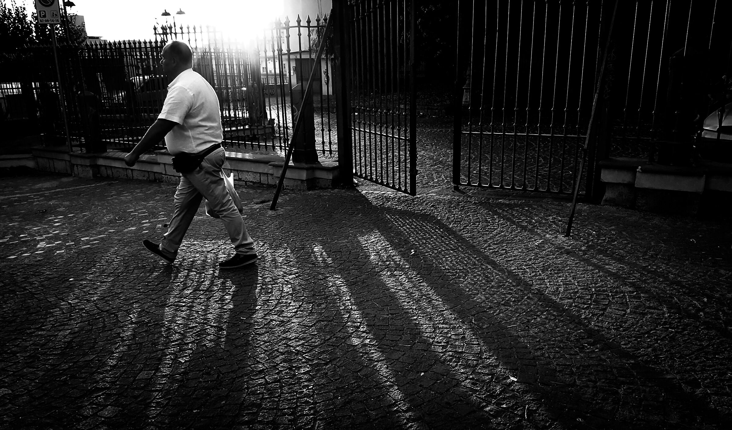 Even the shadows are projecting lights. Maybe not?