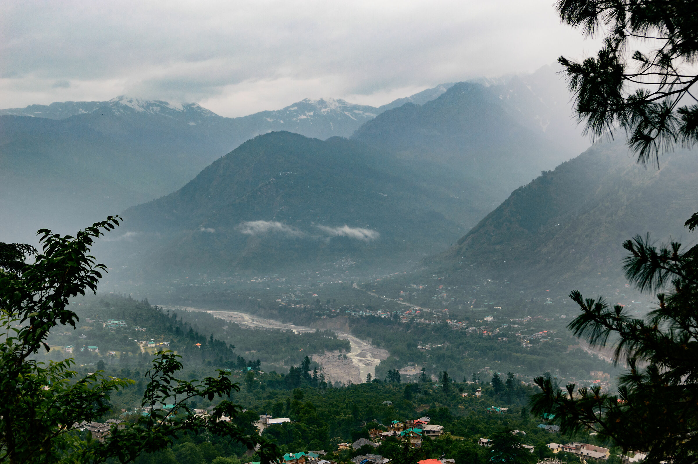 Vista dal Castello di Naggar, Manali
