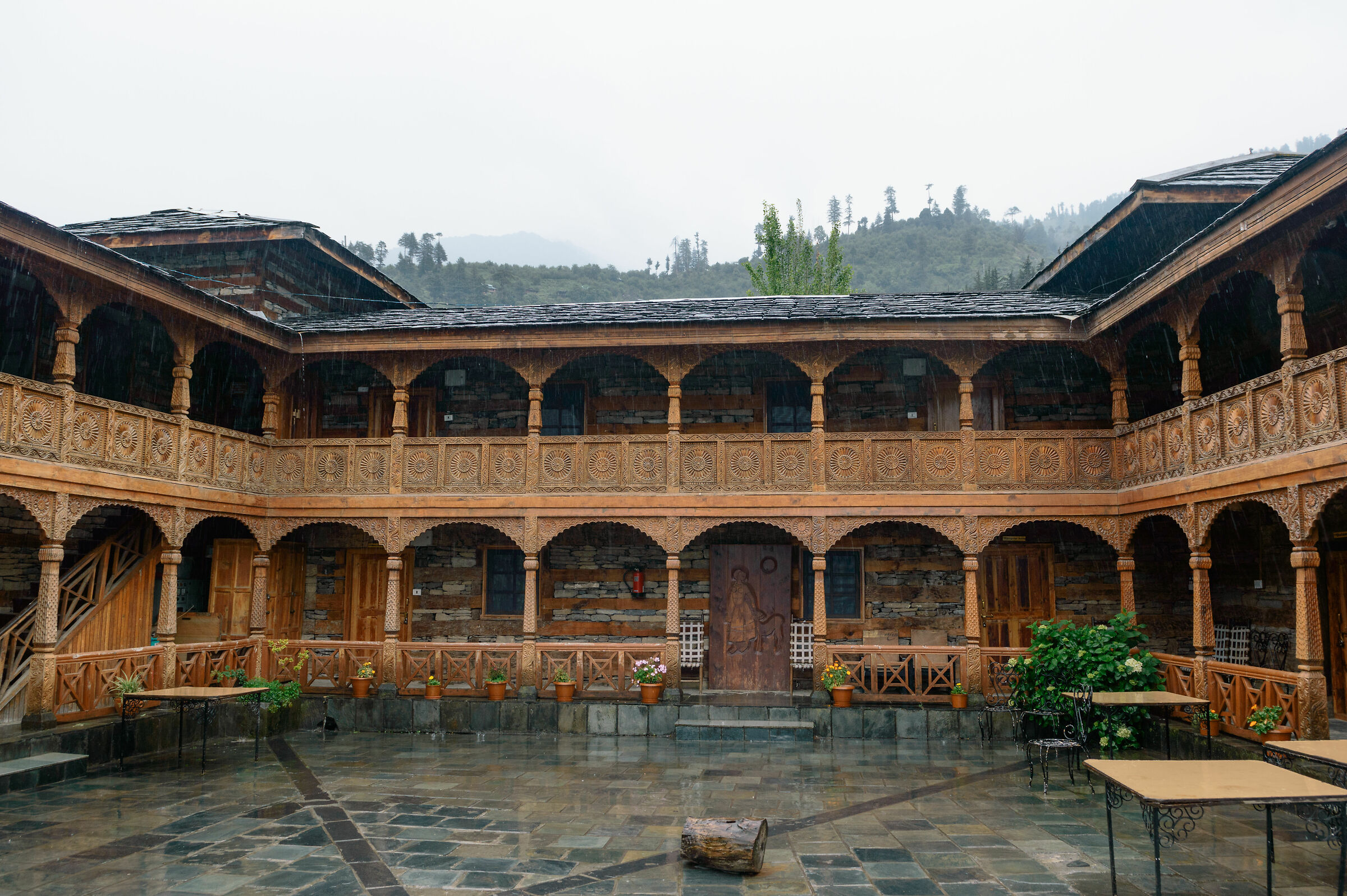 Il Castello di Naggar in legno