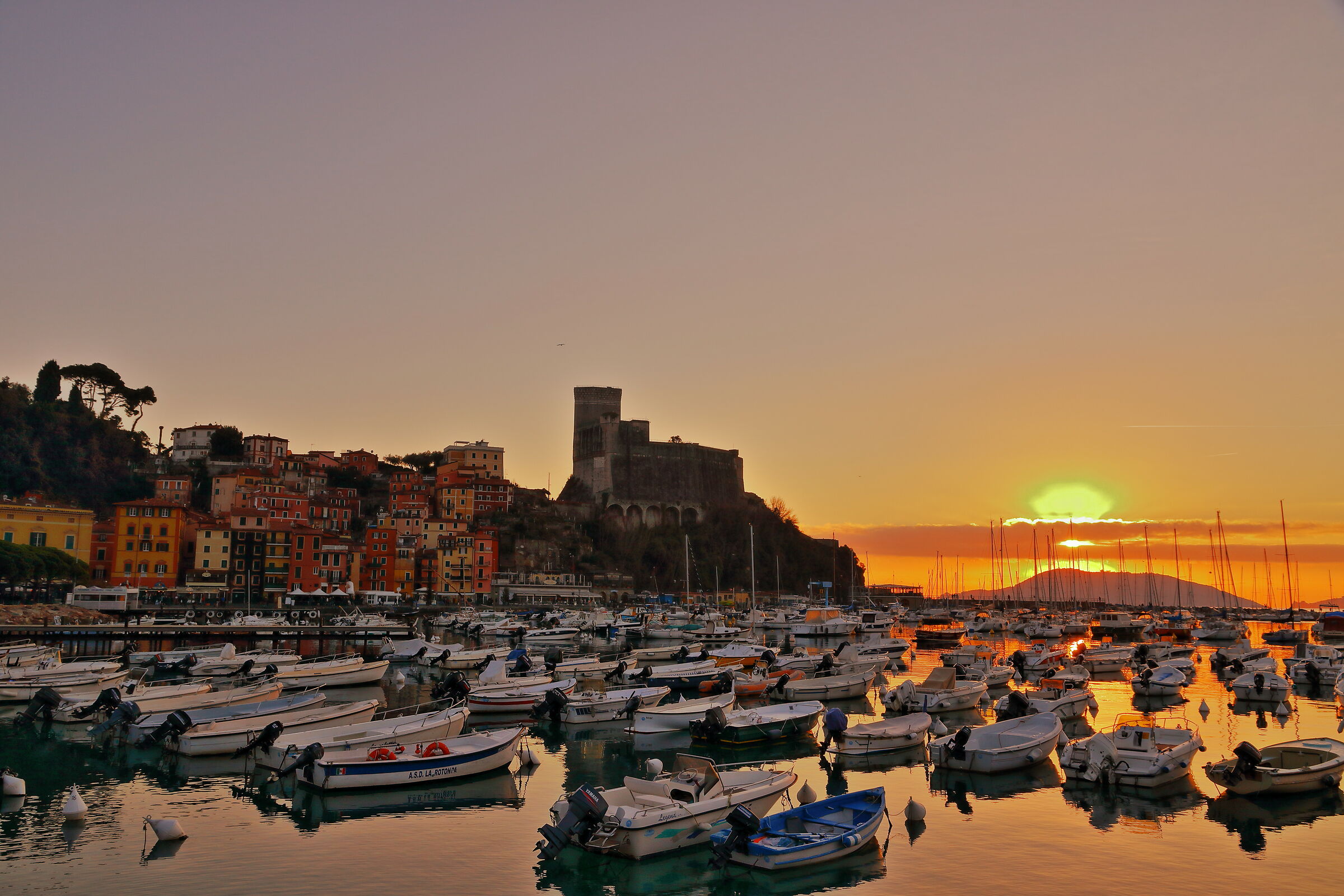 Tramonto sul porto di Lerici