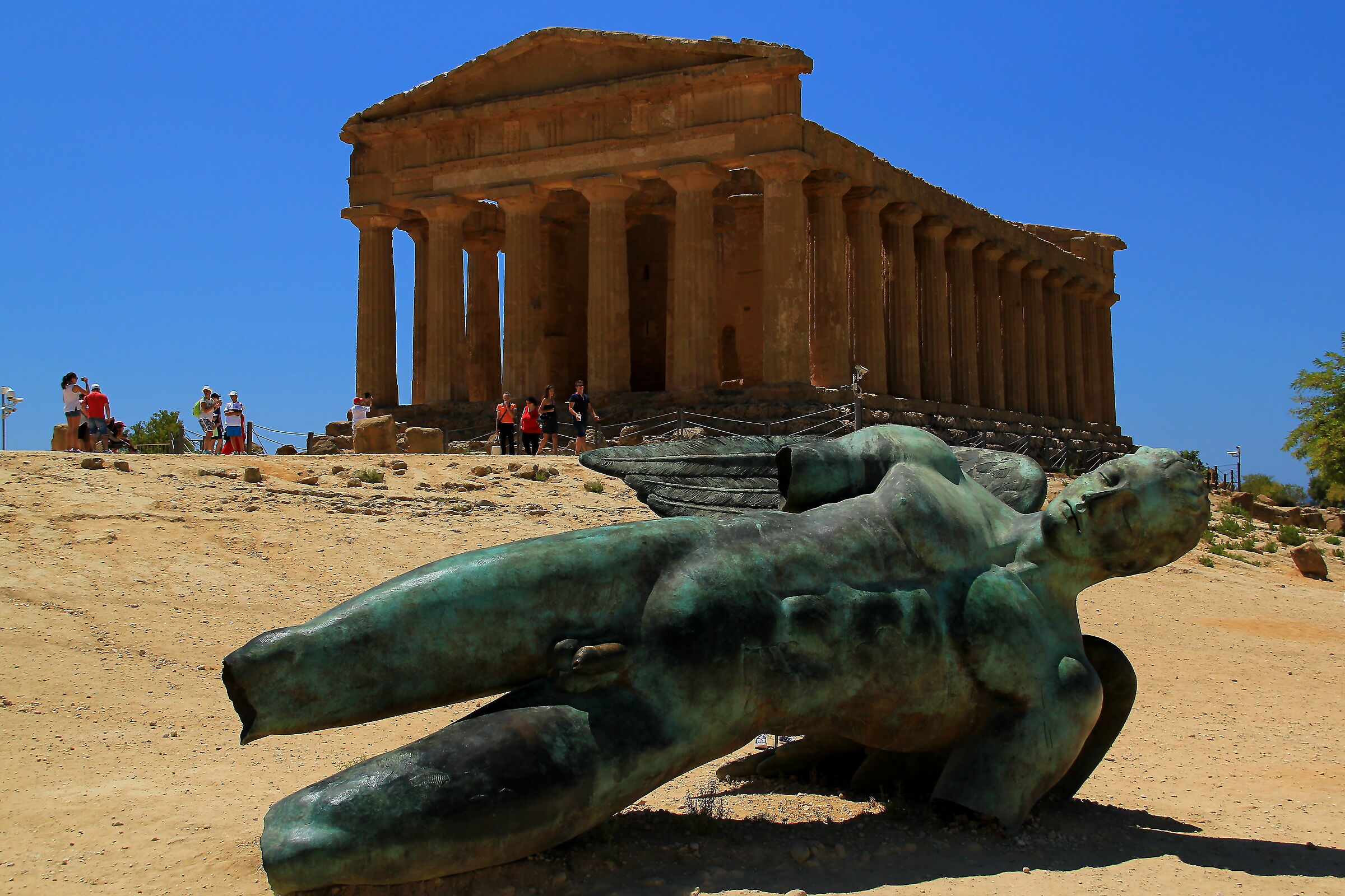 Icaro caduto di Igor Mitoraj