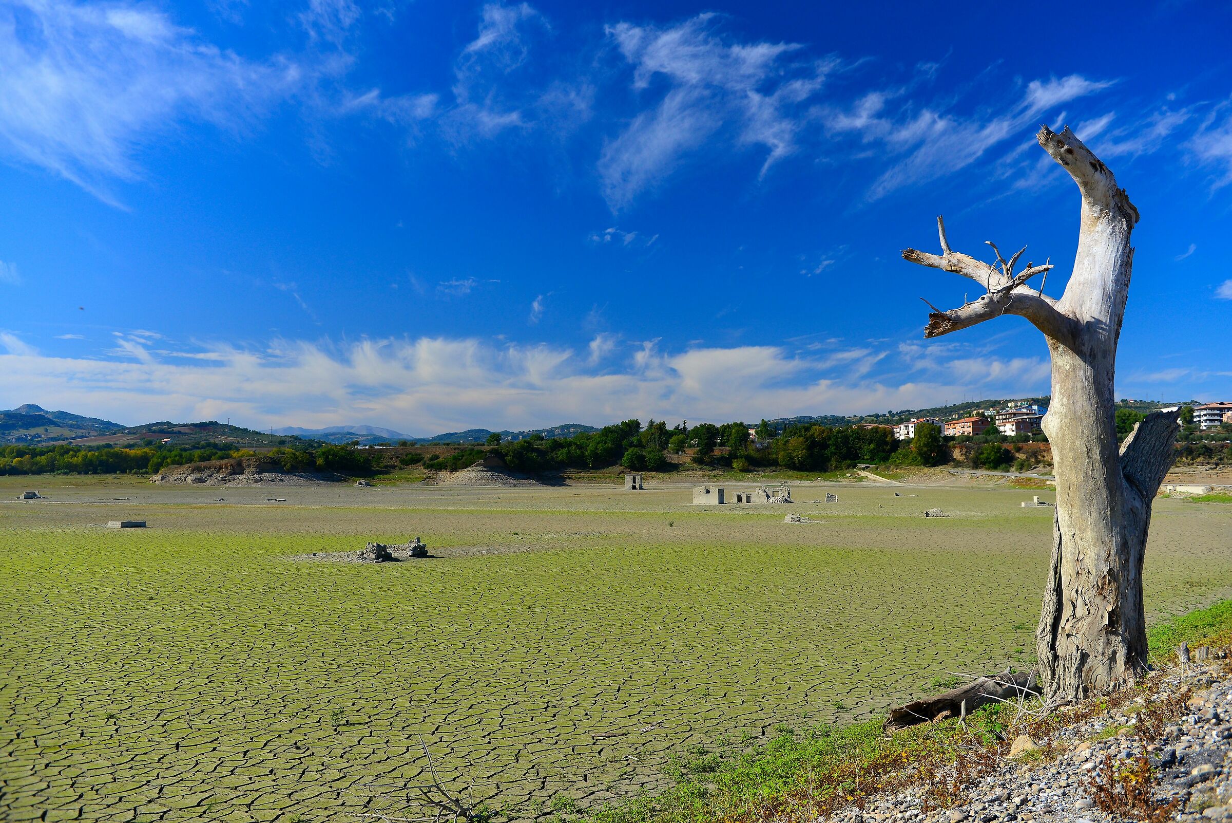 Diga di Senise senz'acqua