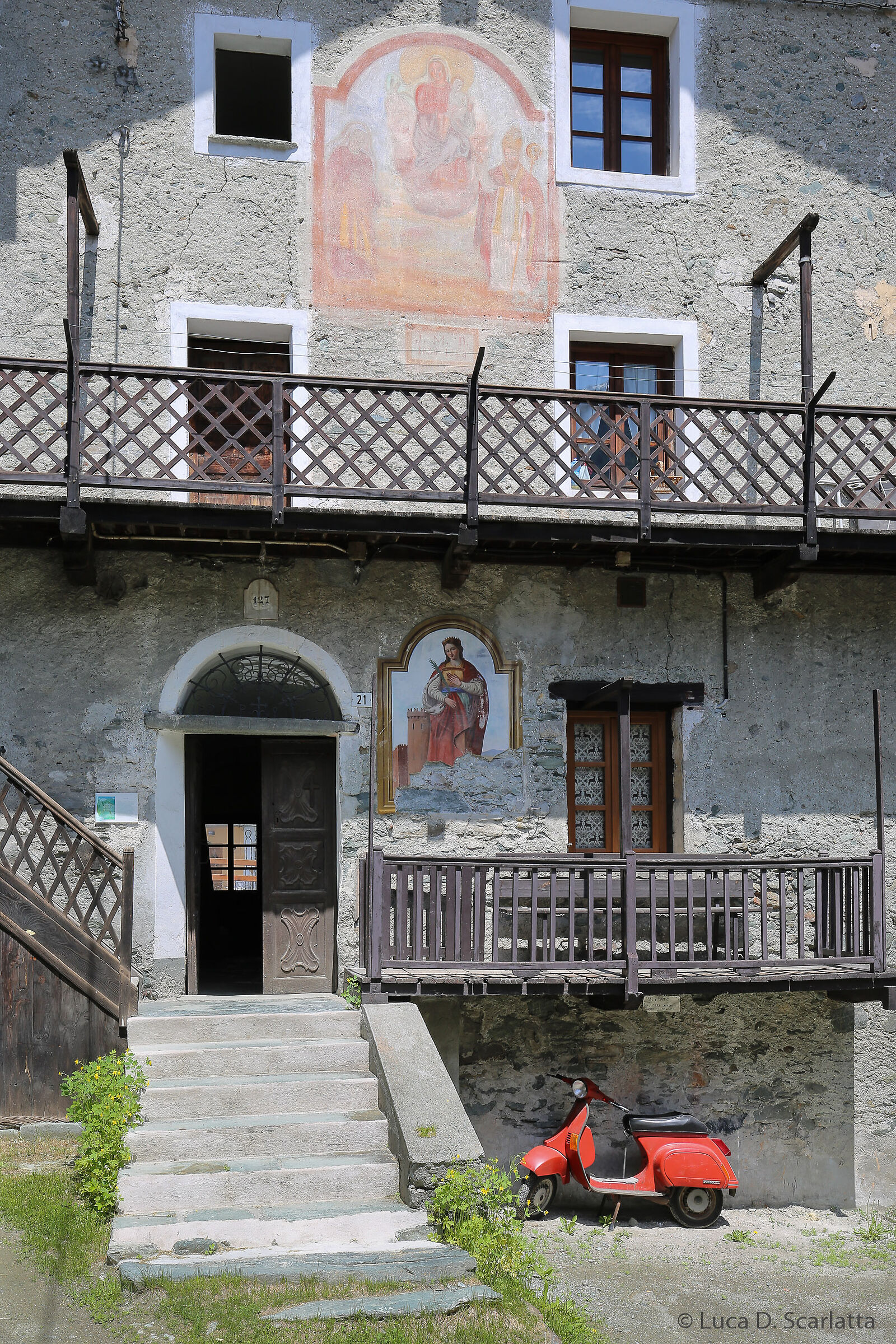 Il prete è in casa...