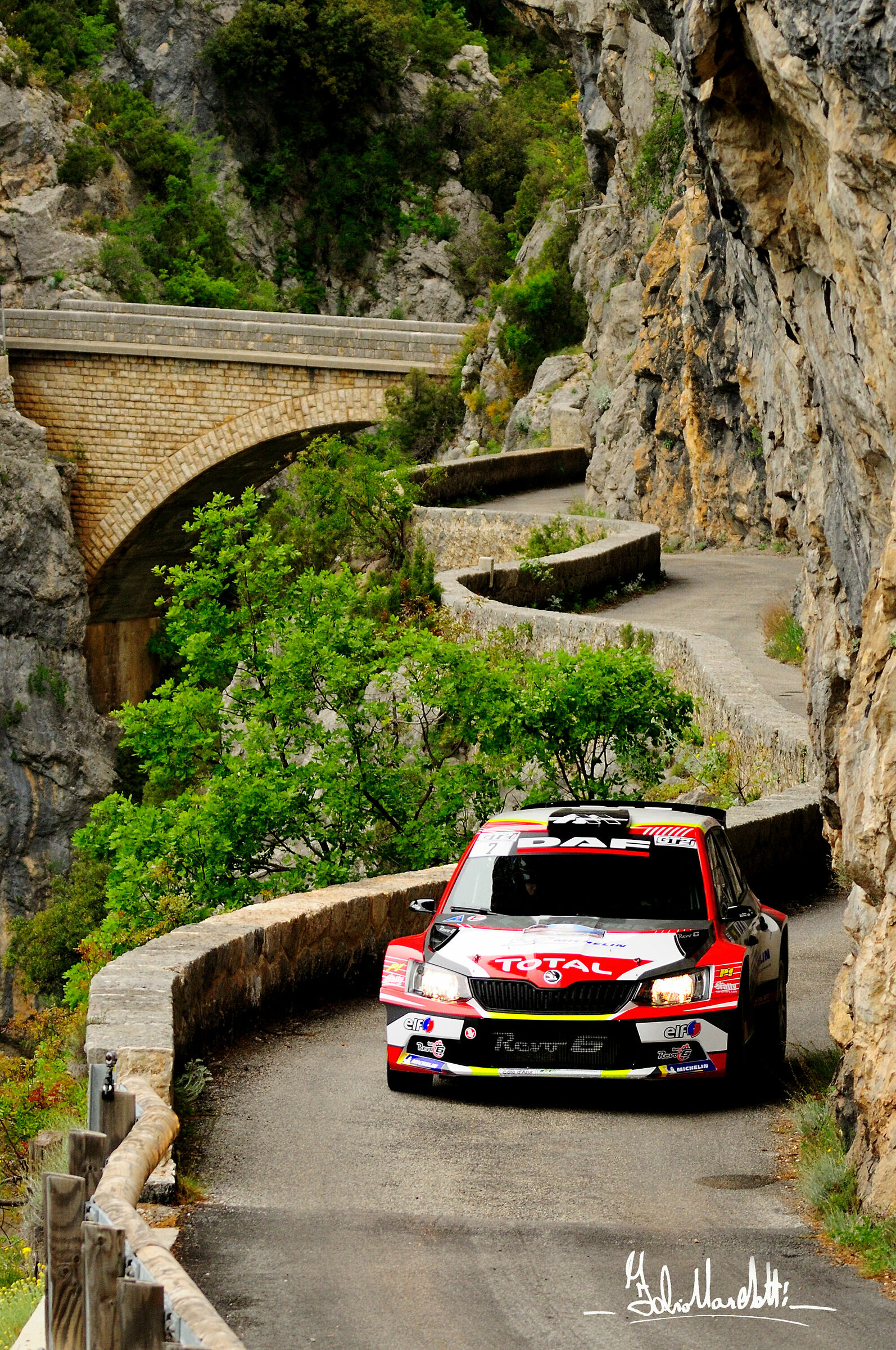 On the contours of the mountain..