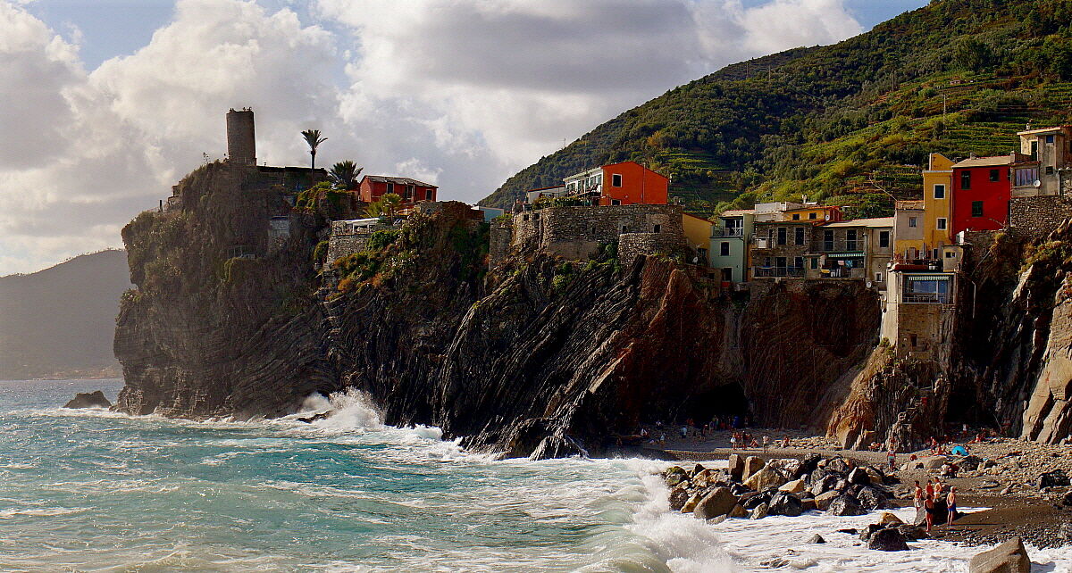 Vernazza Beach Side
