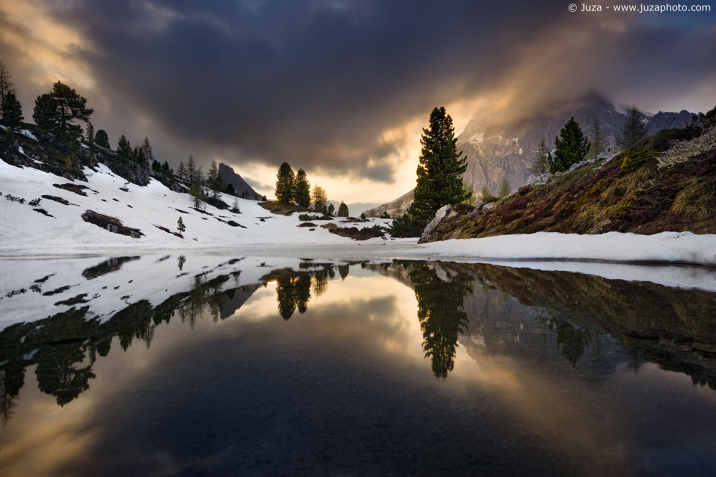 Simmetrie sul lago di Limedes