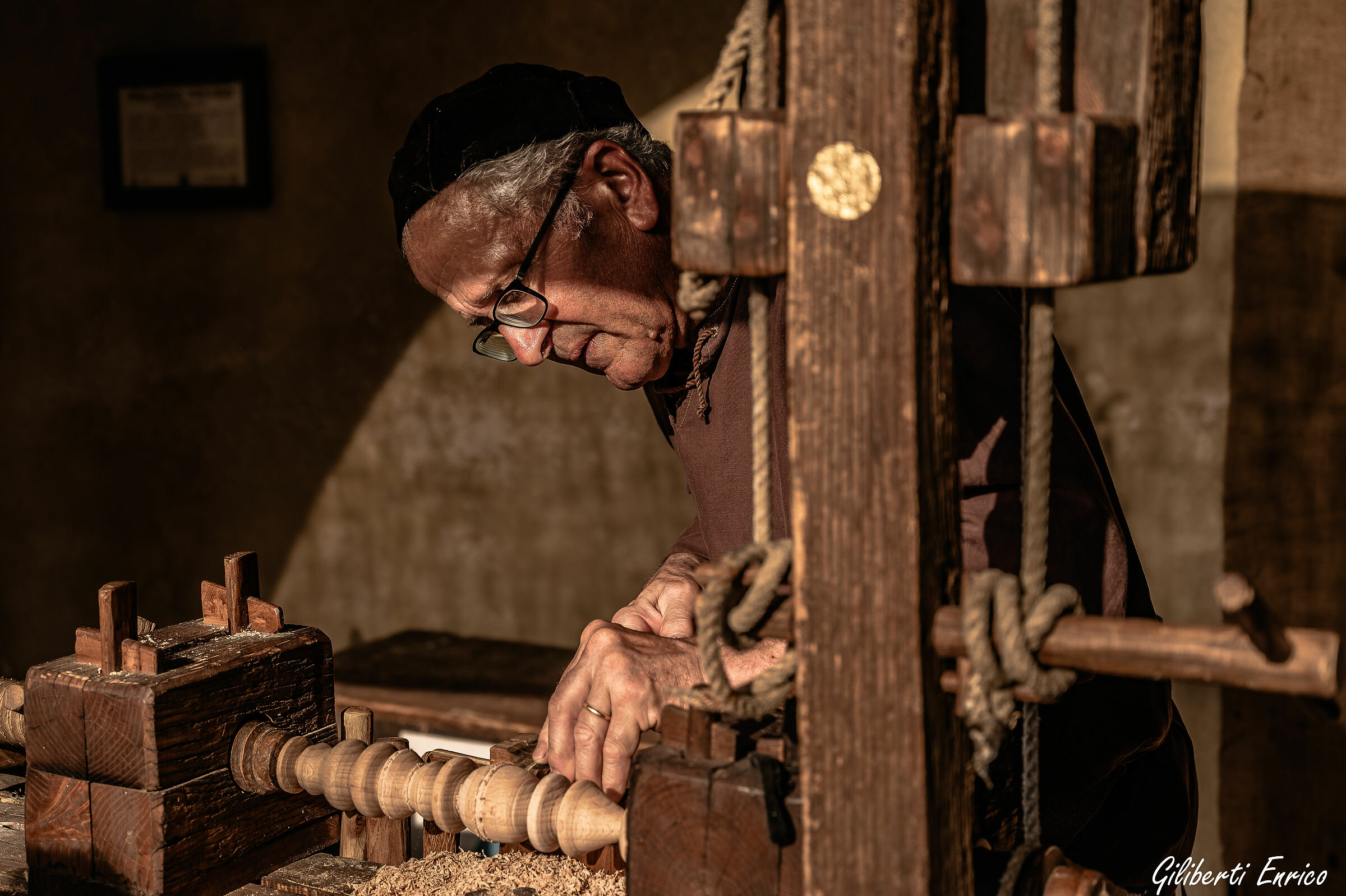 Lavori con il vecchio tornio