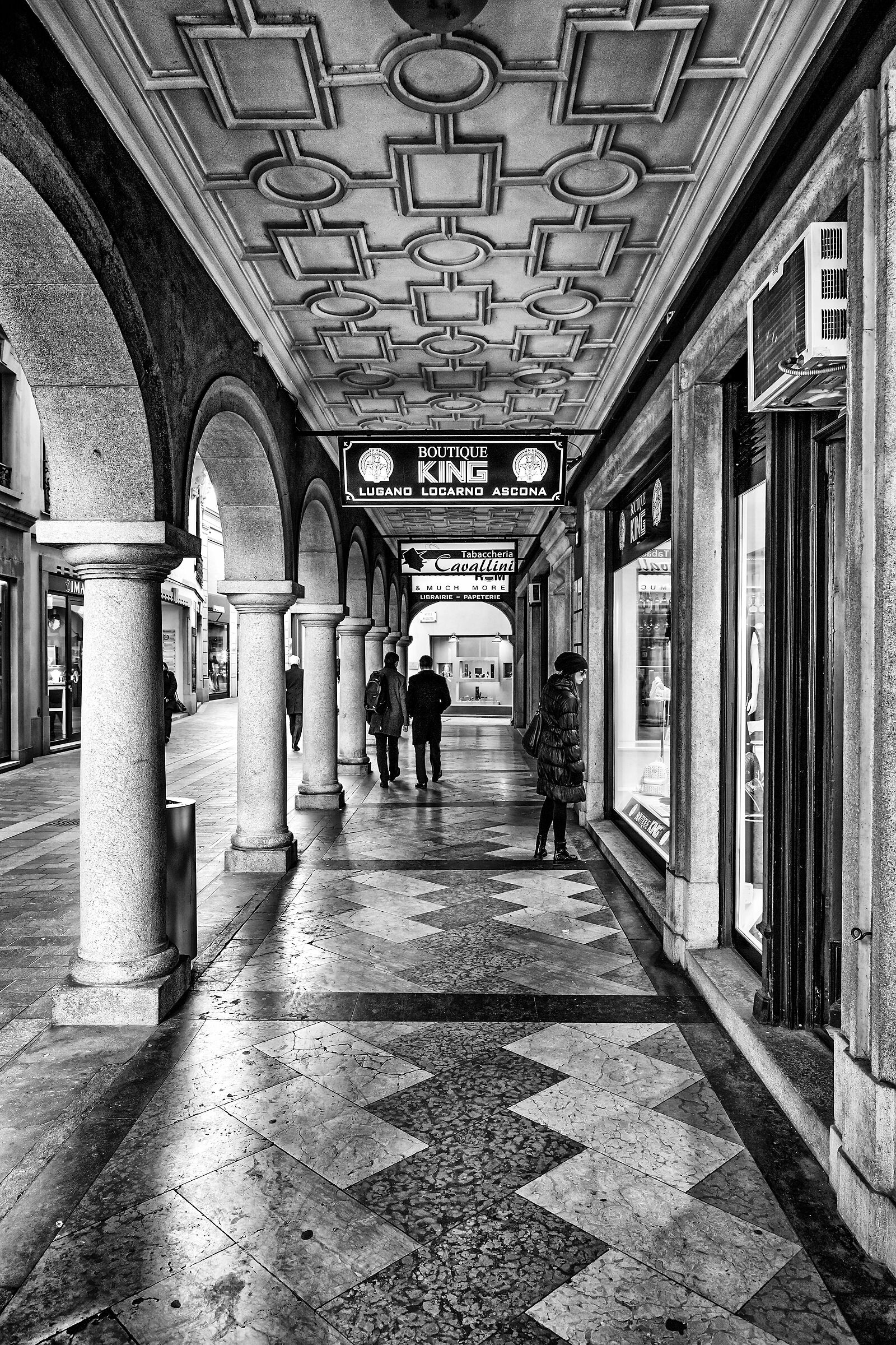 Lugano via Nassa in B&N