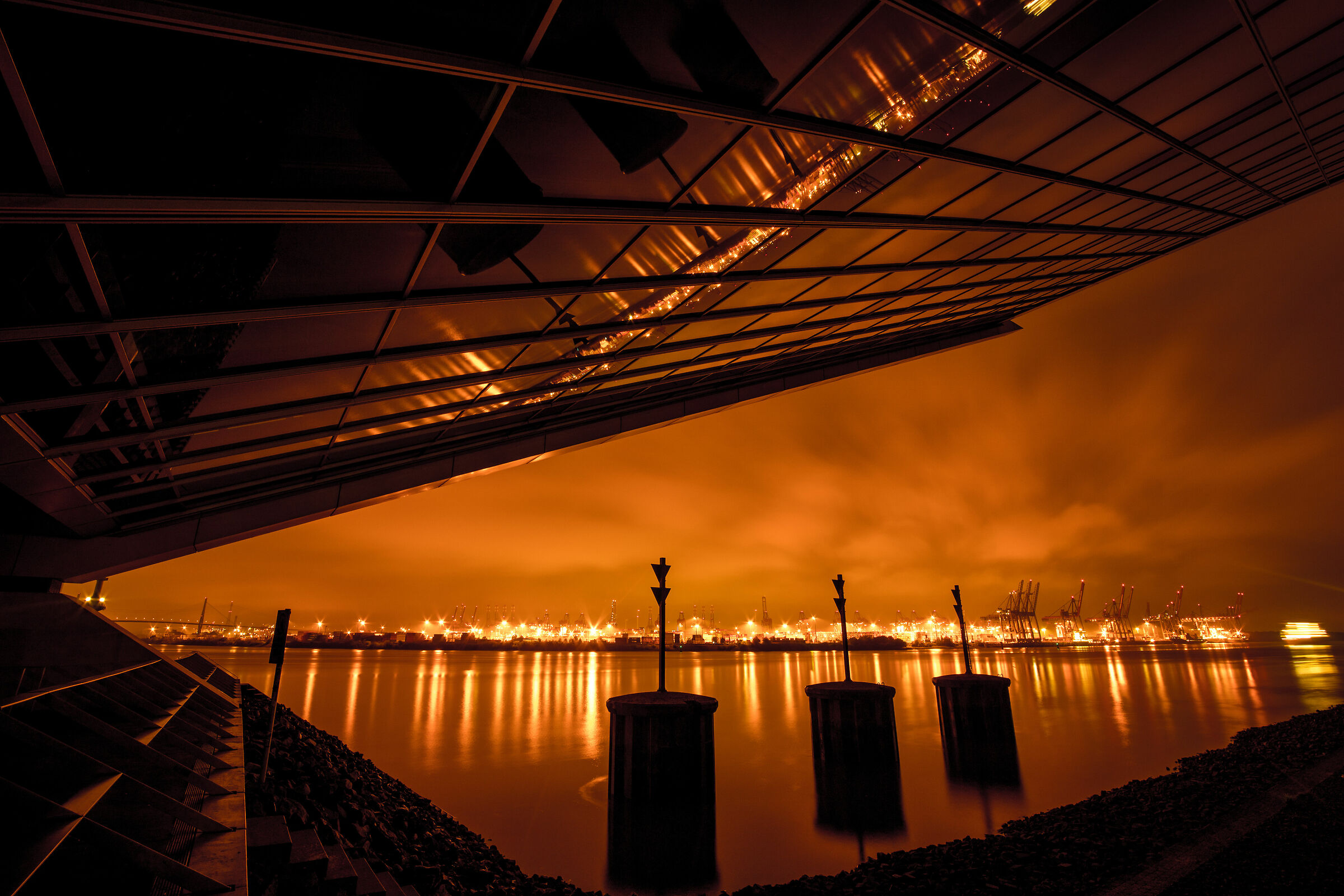 :: Hamburg Docks::