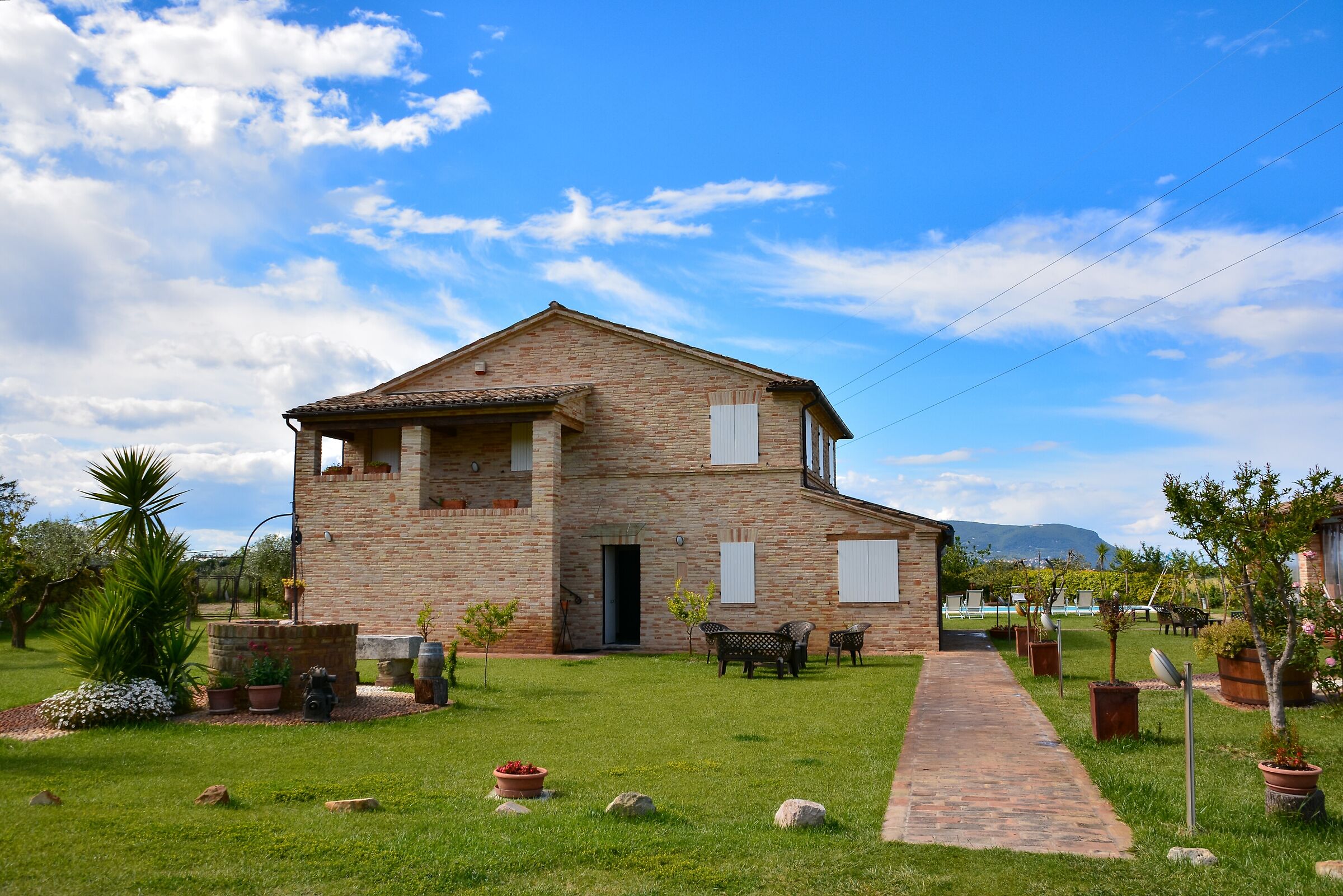 Casolare nei pressi di Porto Recanati (Macerata)