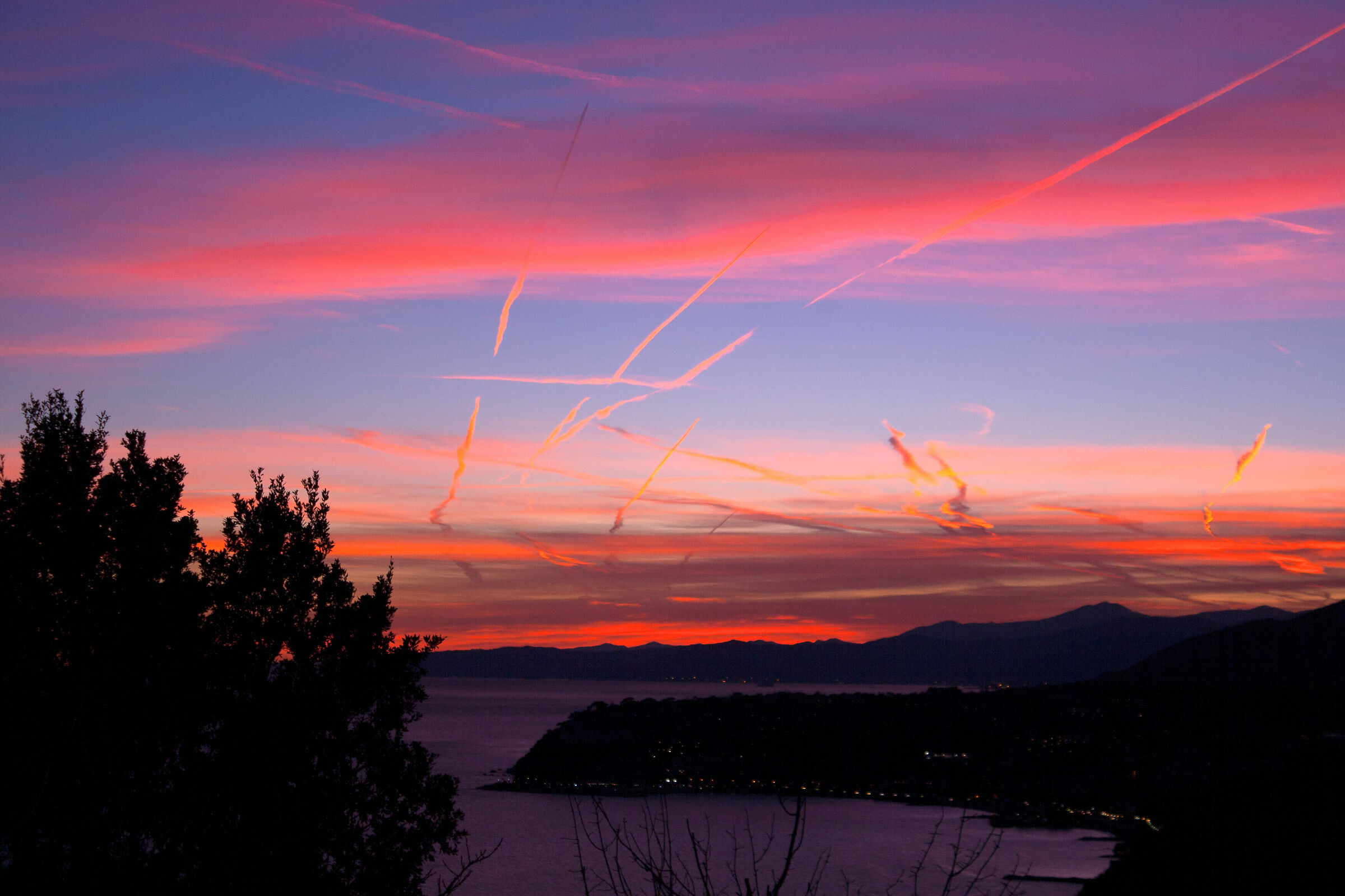 The calm sea of the evening.