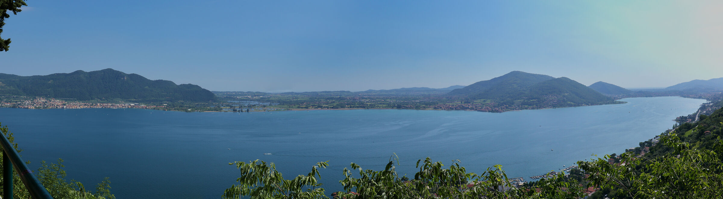 The lake that divides the two provinces