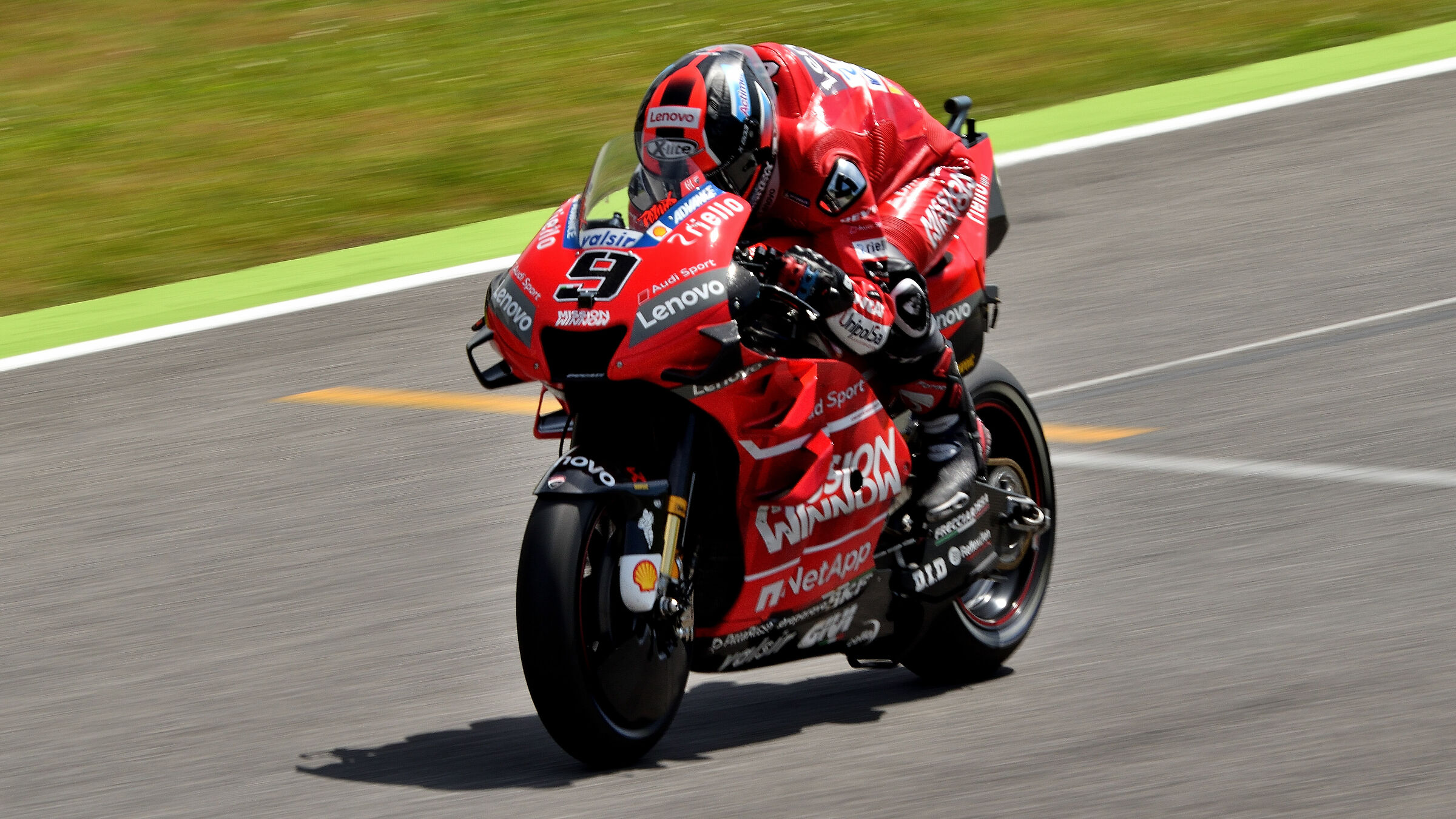 Petrucci in action during FP4