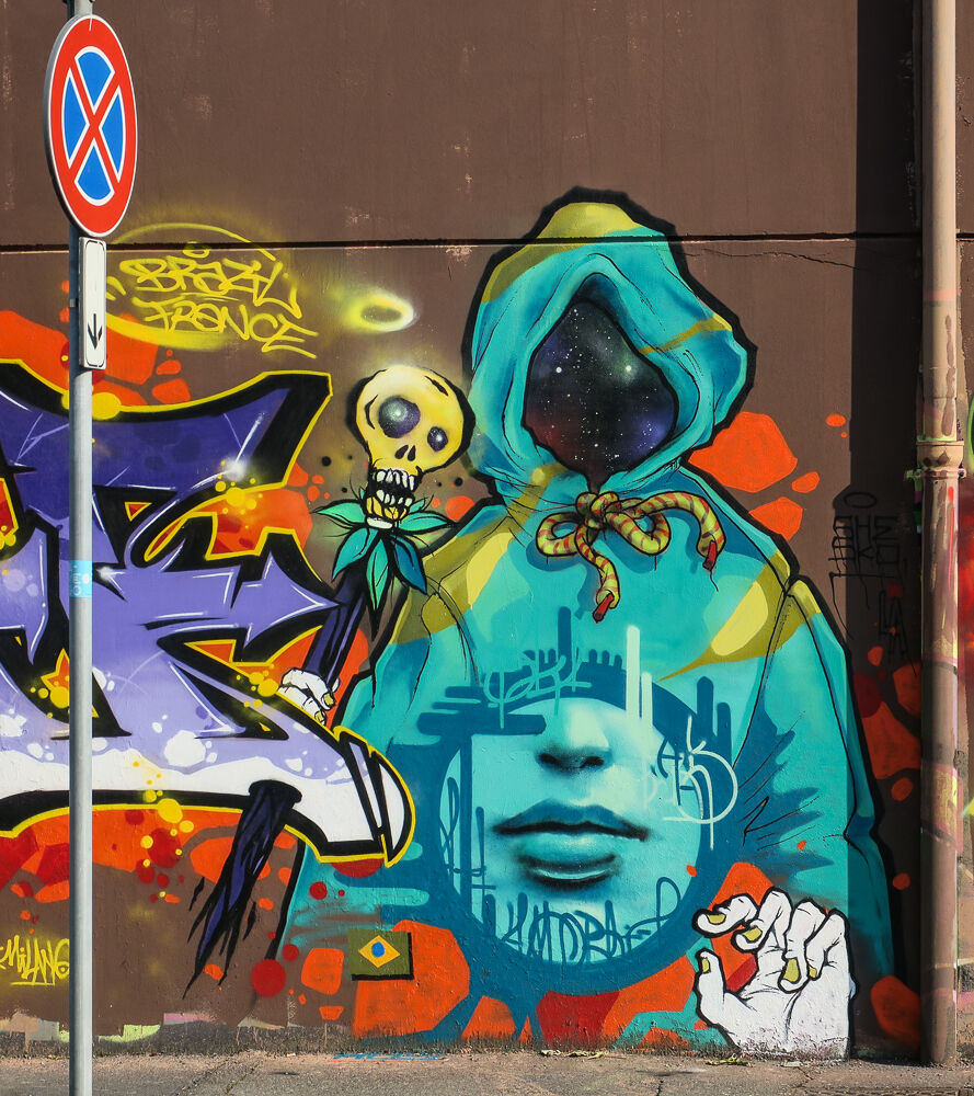 Labbra carnose e sguardo profondo