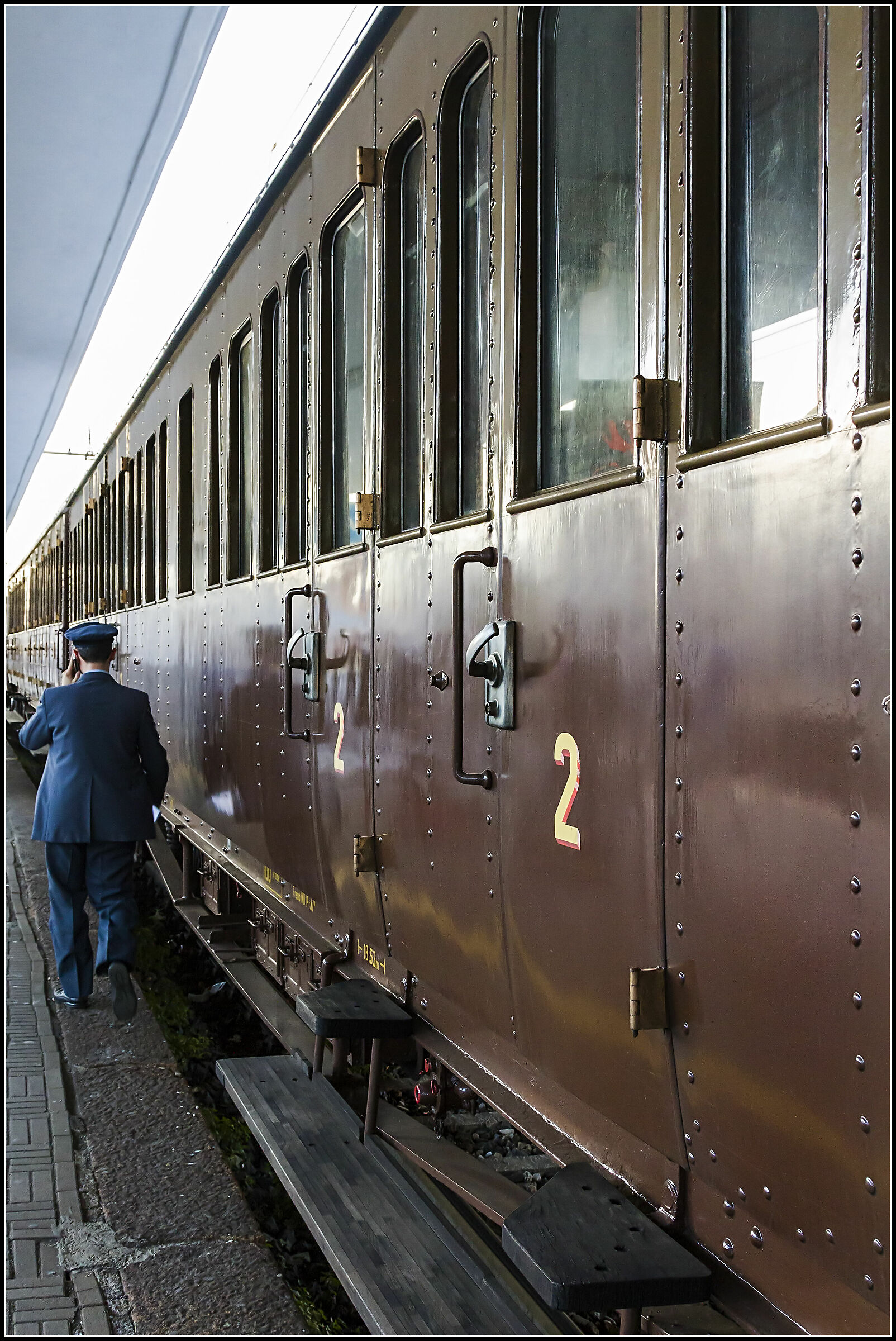 Milan Station departing for Genoa