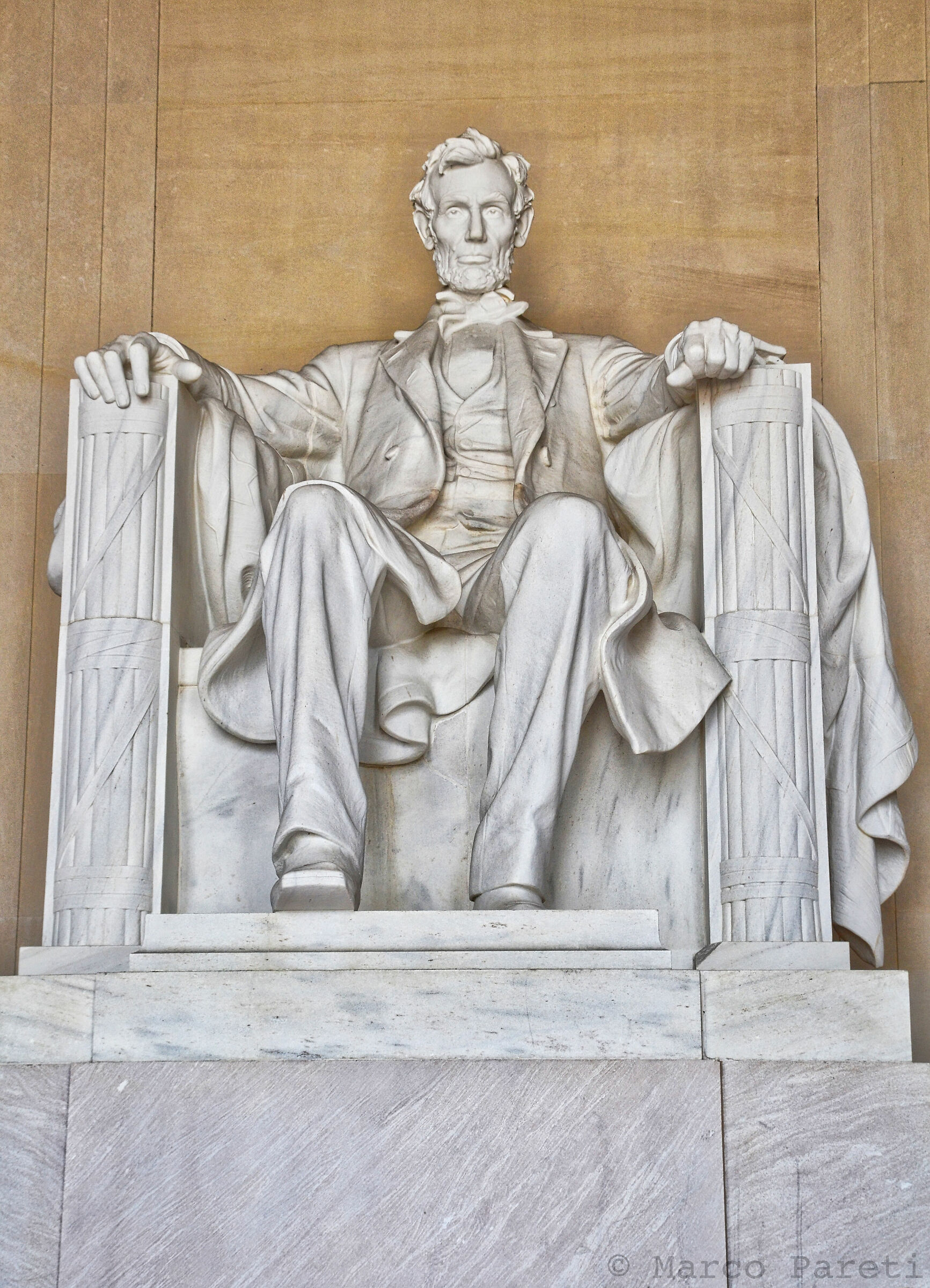 Abraham Lincoln: "Avoid fame if you want to live in peace"