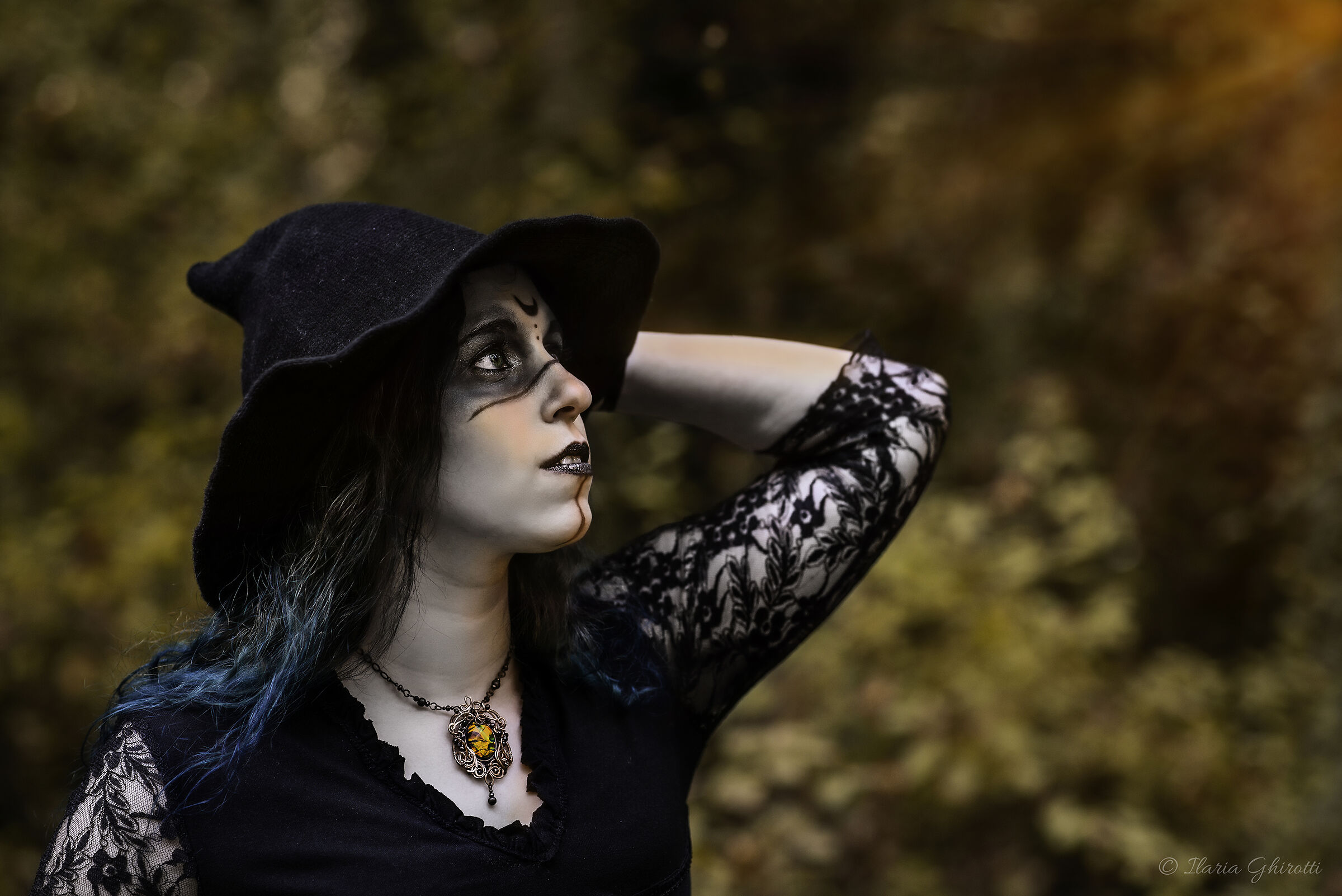 La strega ed il sole rosso